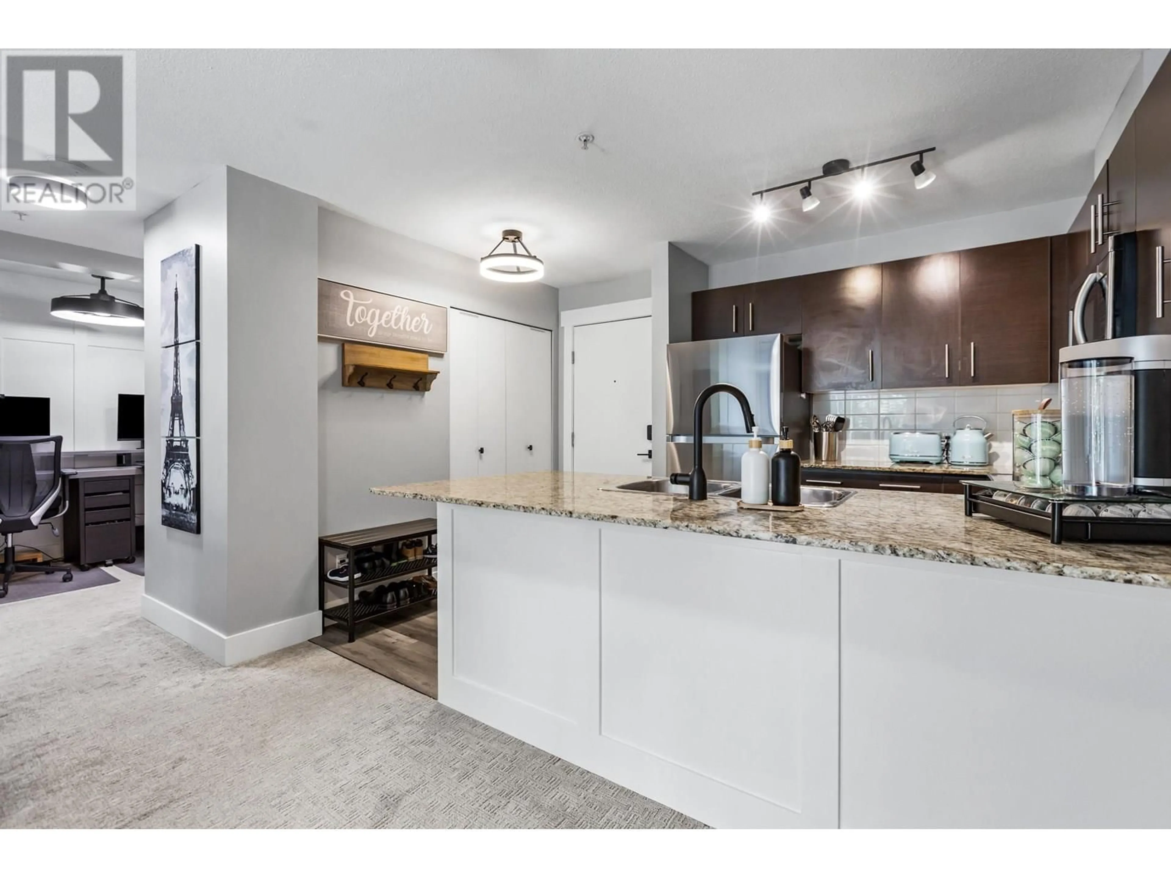 Open concept kitchen, unknown for 313 - 11665 HANEY, Maple Ridge British Columbia V2X8W9