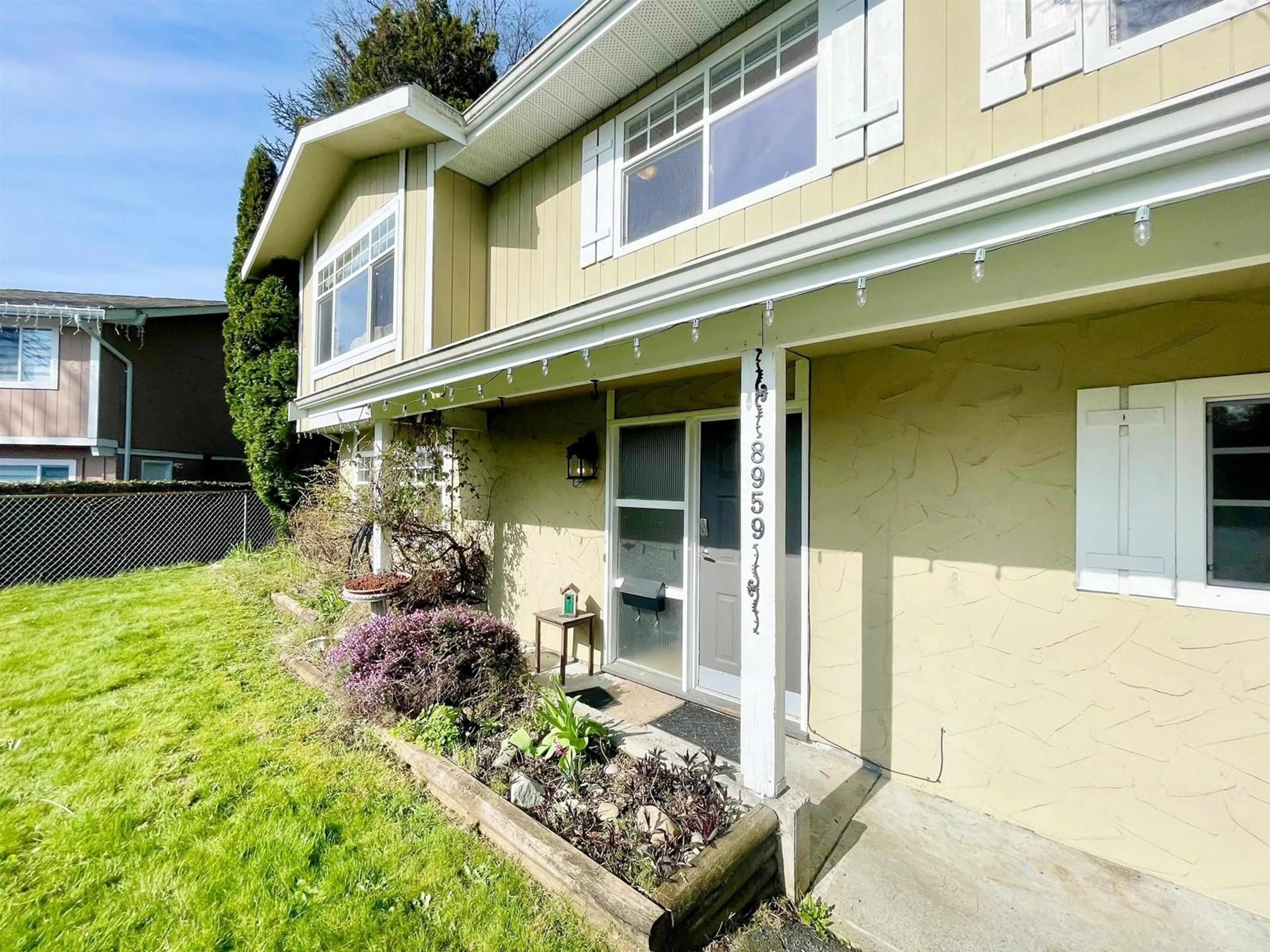 Home with vinyl exterior material, street for 8959 MITCHELL, Delta British Columbia V4C7H1