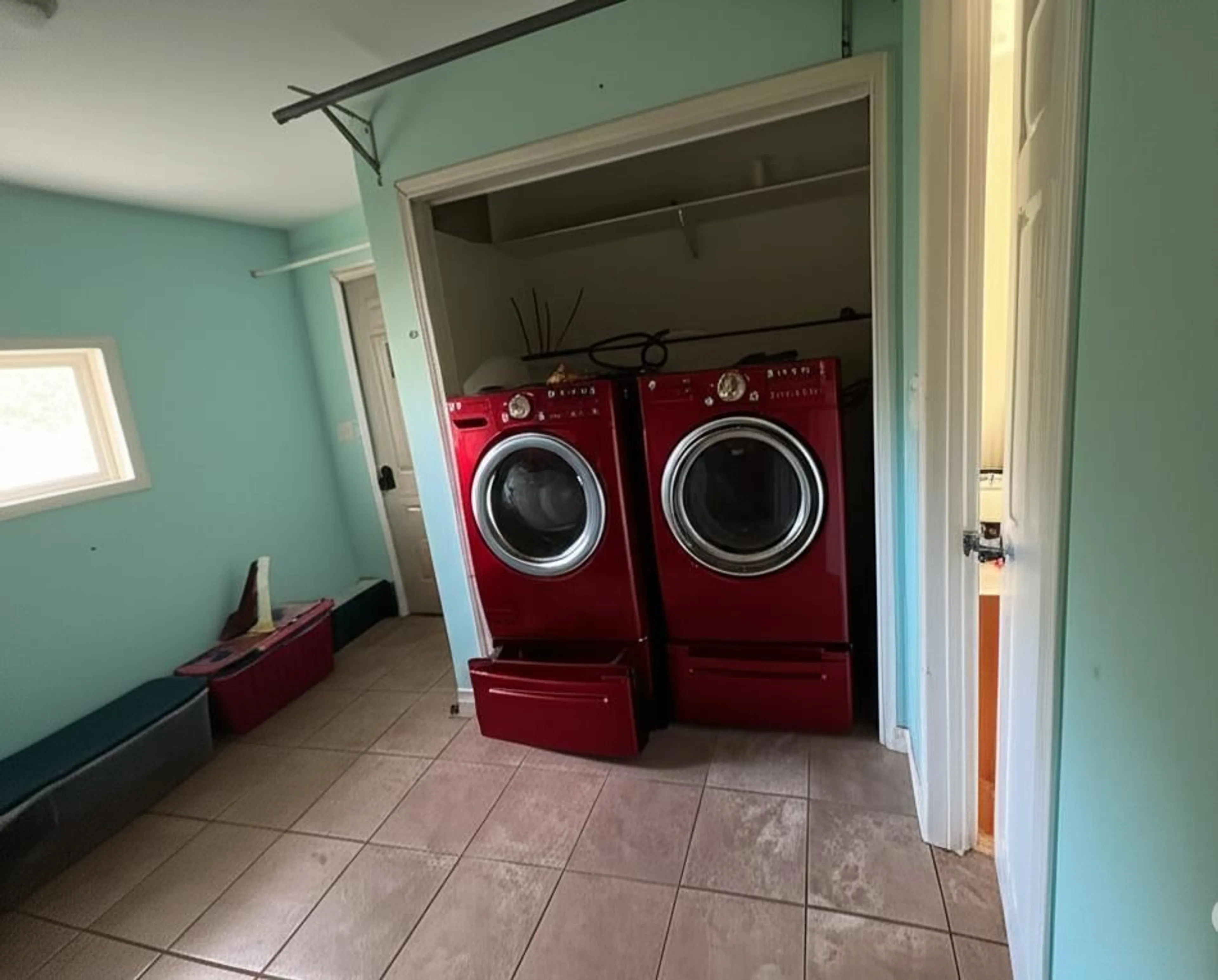 Laundry room for 46574 CHILLIWACK LAKE ROAD, Sardis - Chwk River Valley British Columbia V2R4M9