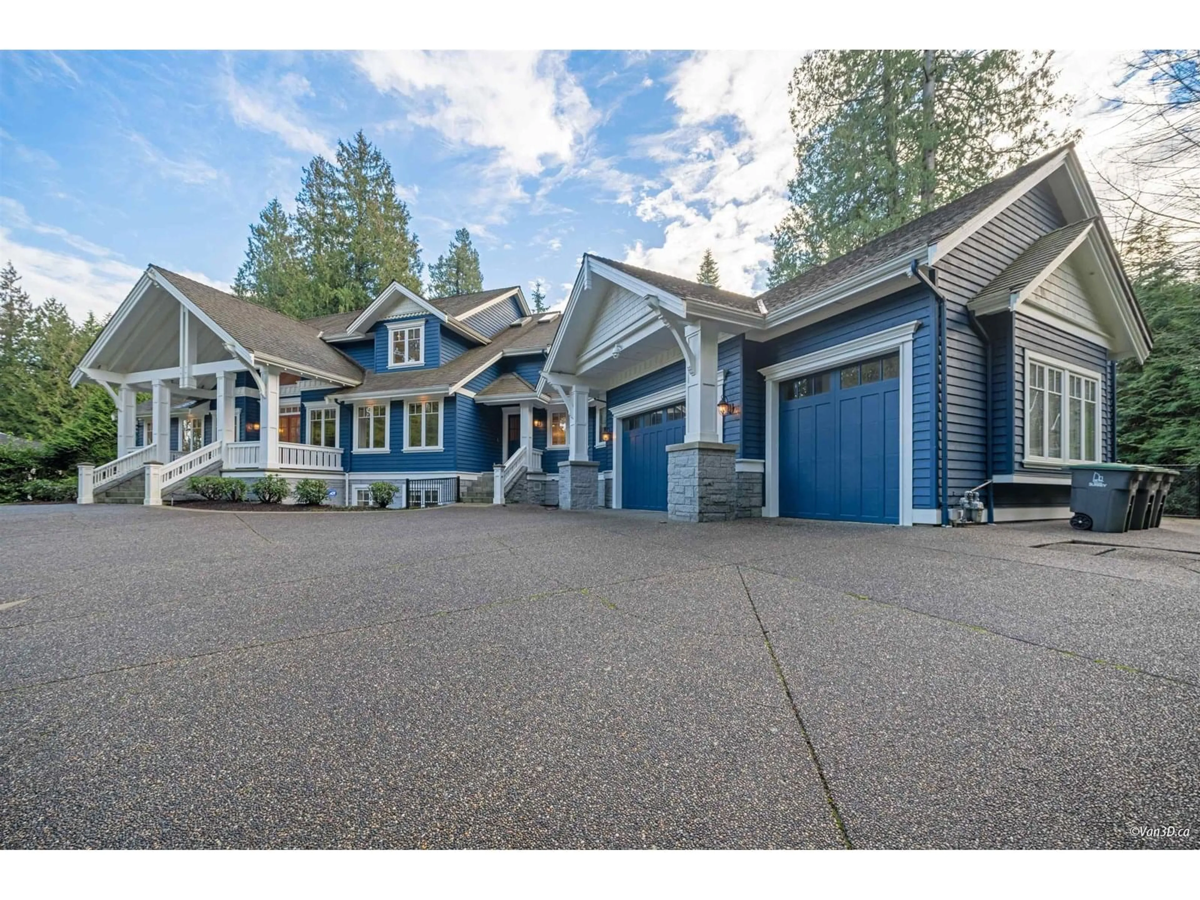 A pic from outside/outdoor area/front of a property/back of a property/a pic from drone, street for 13464 VINE MAPLE, Surrey British Columbia V4P1W9