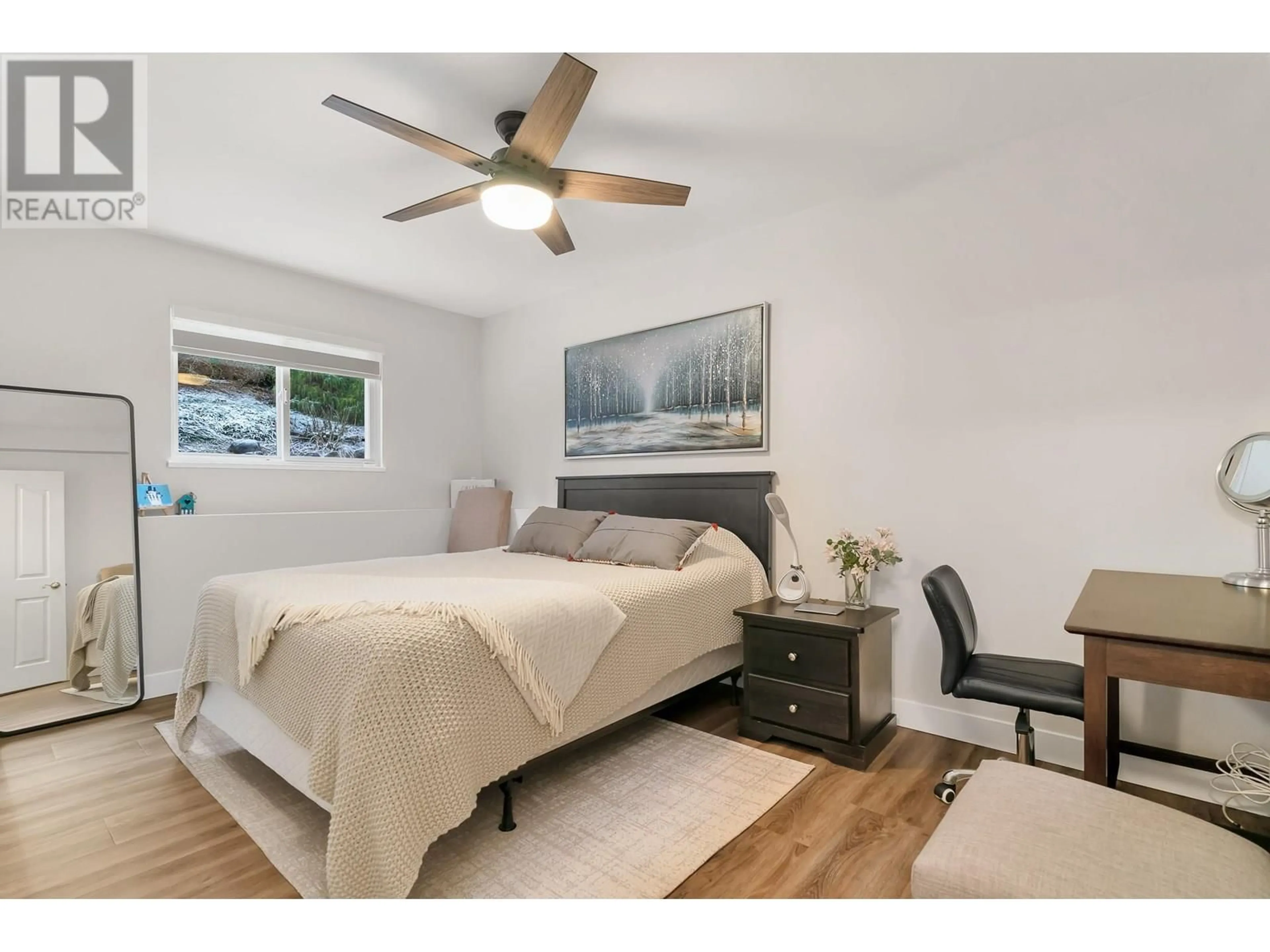 Bedroom with bed, wood/laminate floor for 26560 CUNNINGHAM AVENUE, Maple Ridge British Columbia V2W1M8