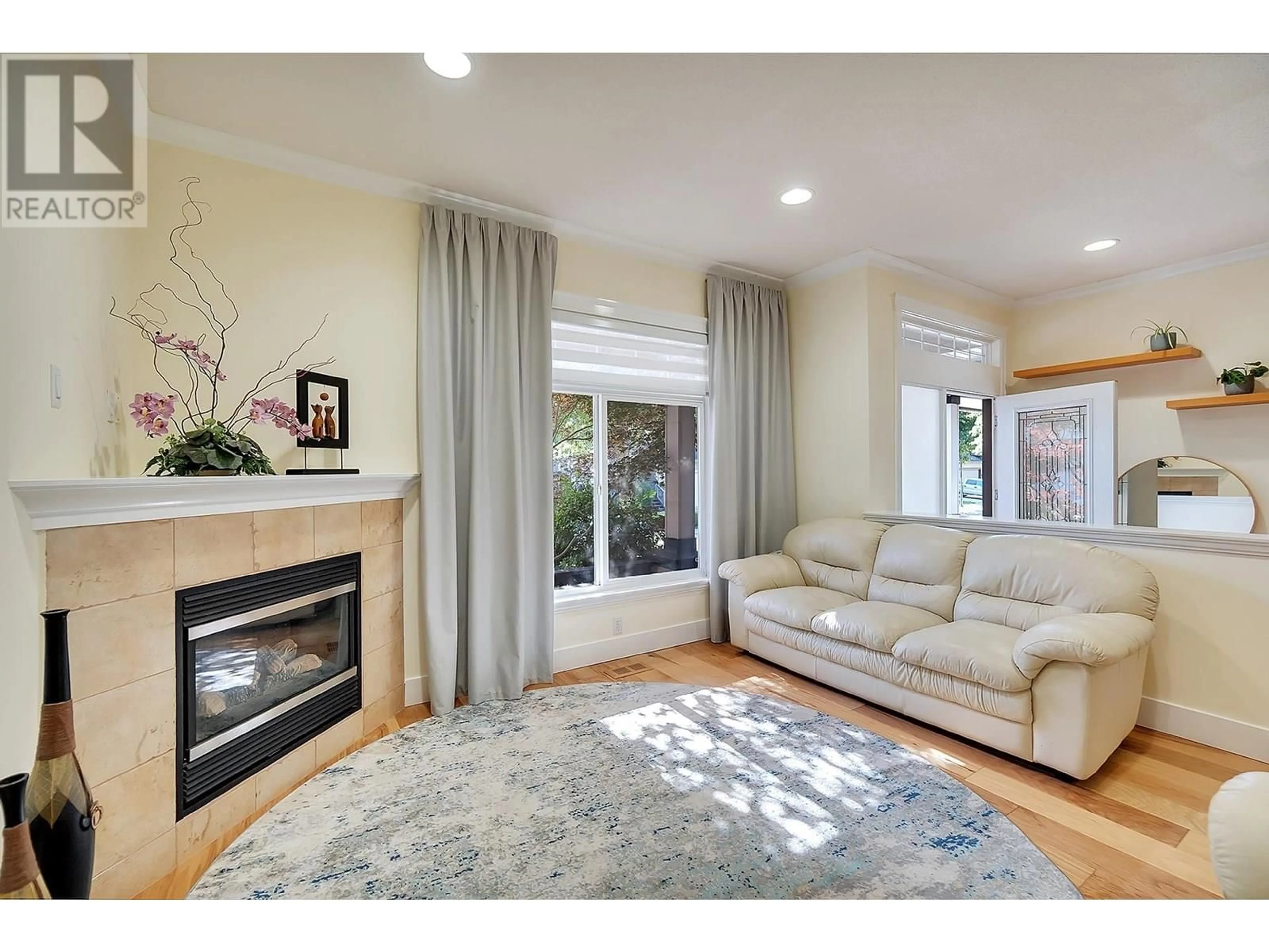 Living room with furniture, unknown for 11259 BLANEY CRESCENT, Pitt Meadows British Columbia V3Y2W2
