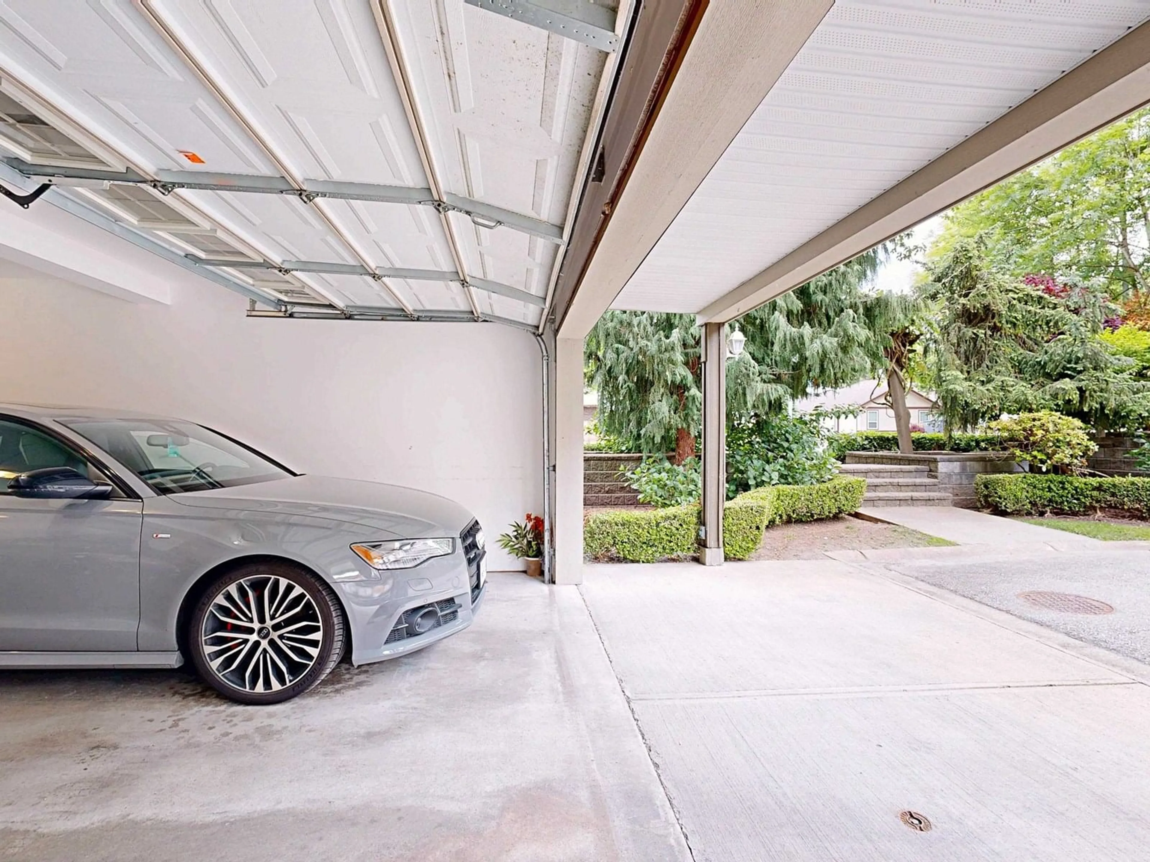 Indoor garage for 22 - 16772 61, Surrey British Columbia V3S4P2