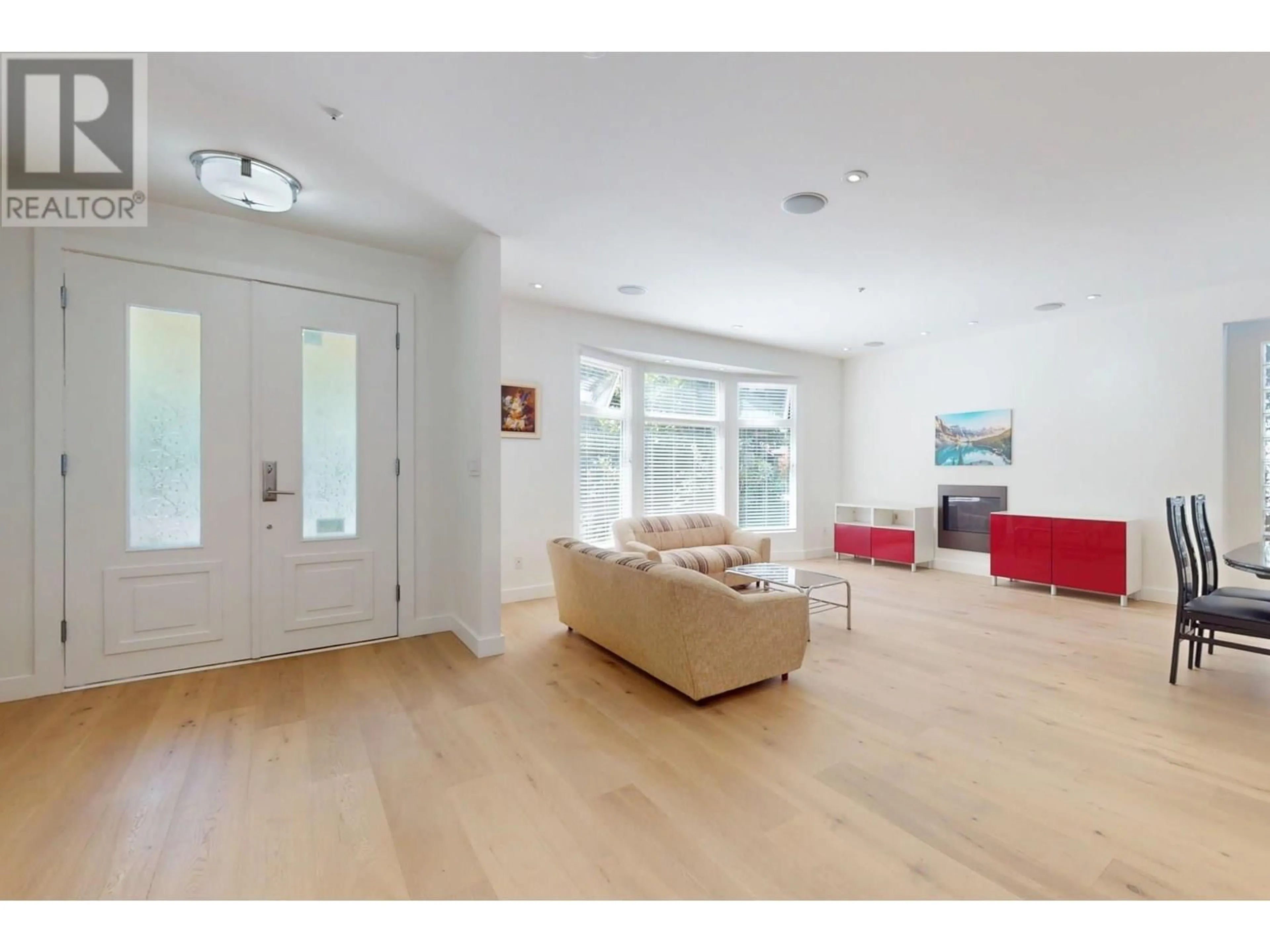 Unknown for 4447 15TH AVENUE, Vancouver British Columbia V6R3B1