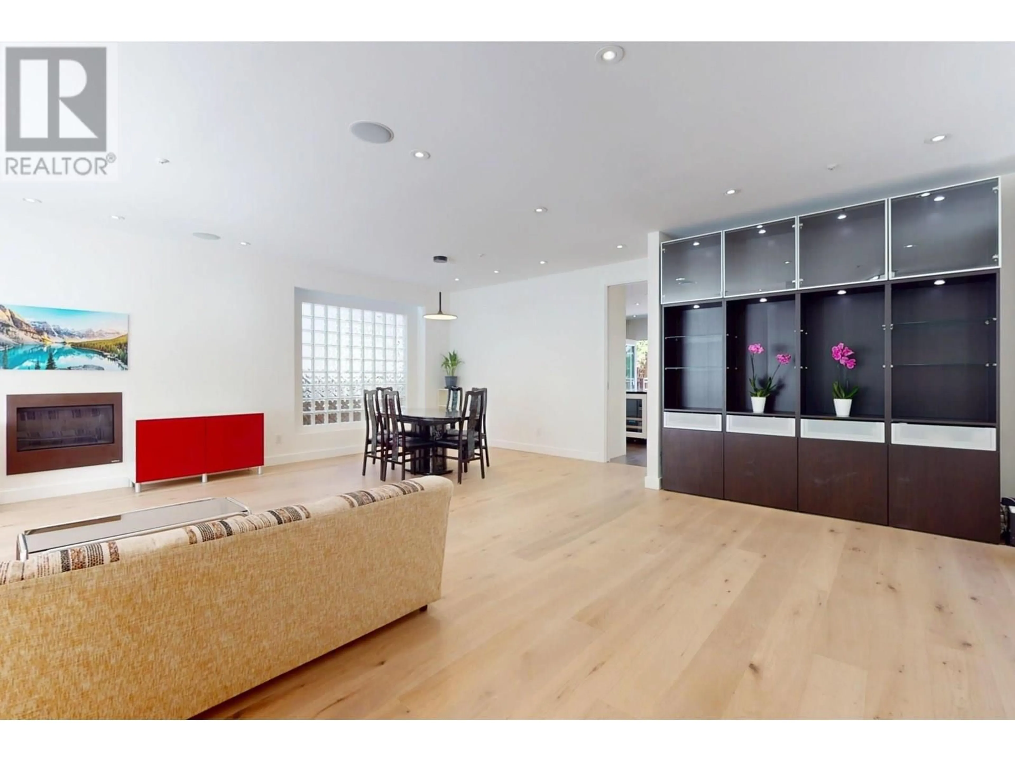 Unknown for 4447 15TH AVENUE, Vancouver British Columbia V6R3B1