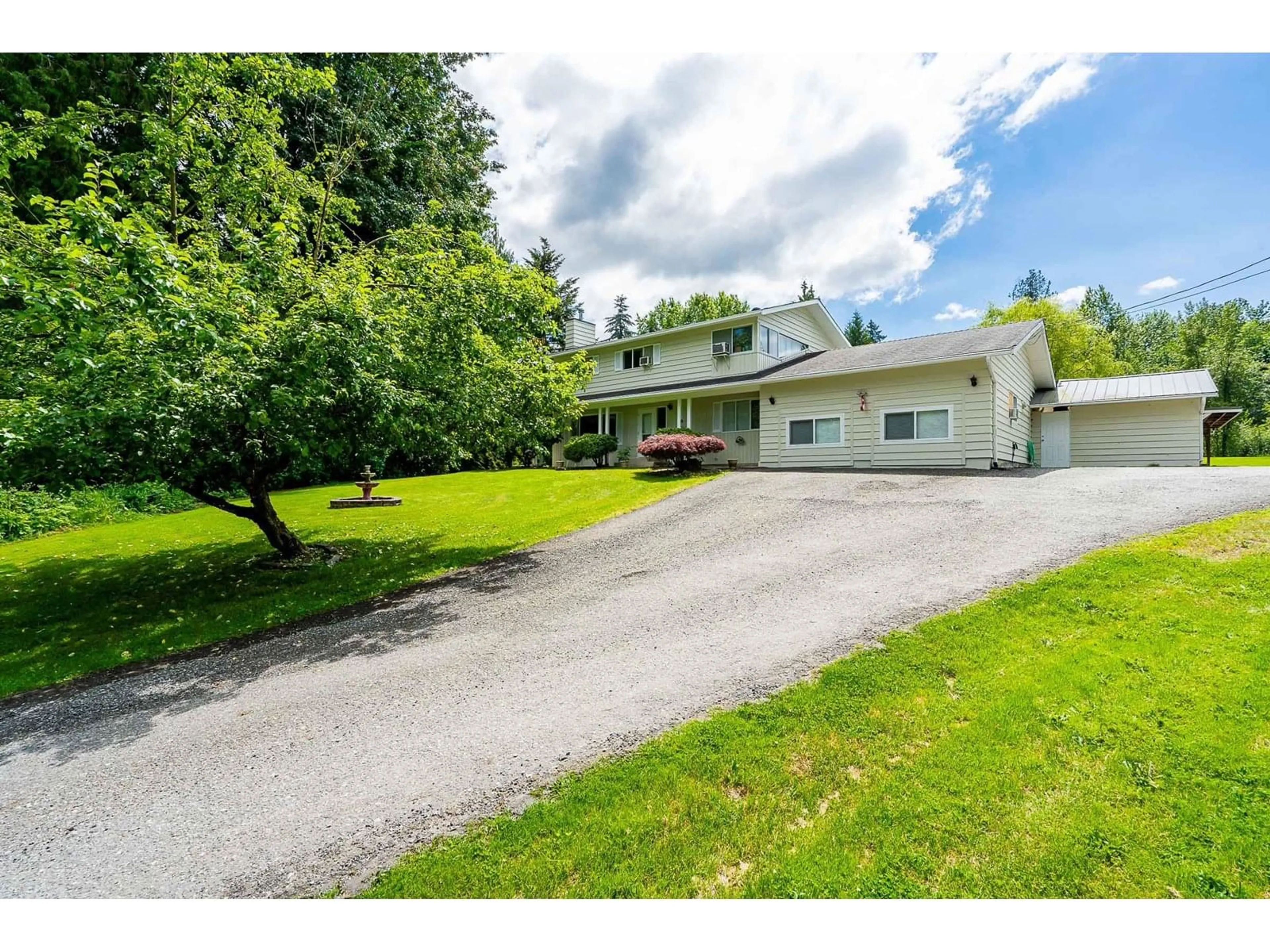 A pic from outside/outdoor area/front of a property/back of a property/a pic from drone, street for 6165 NATHAN, Abbotsford British Columbia V4X2G4