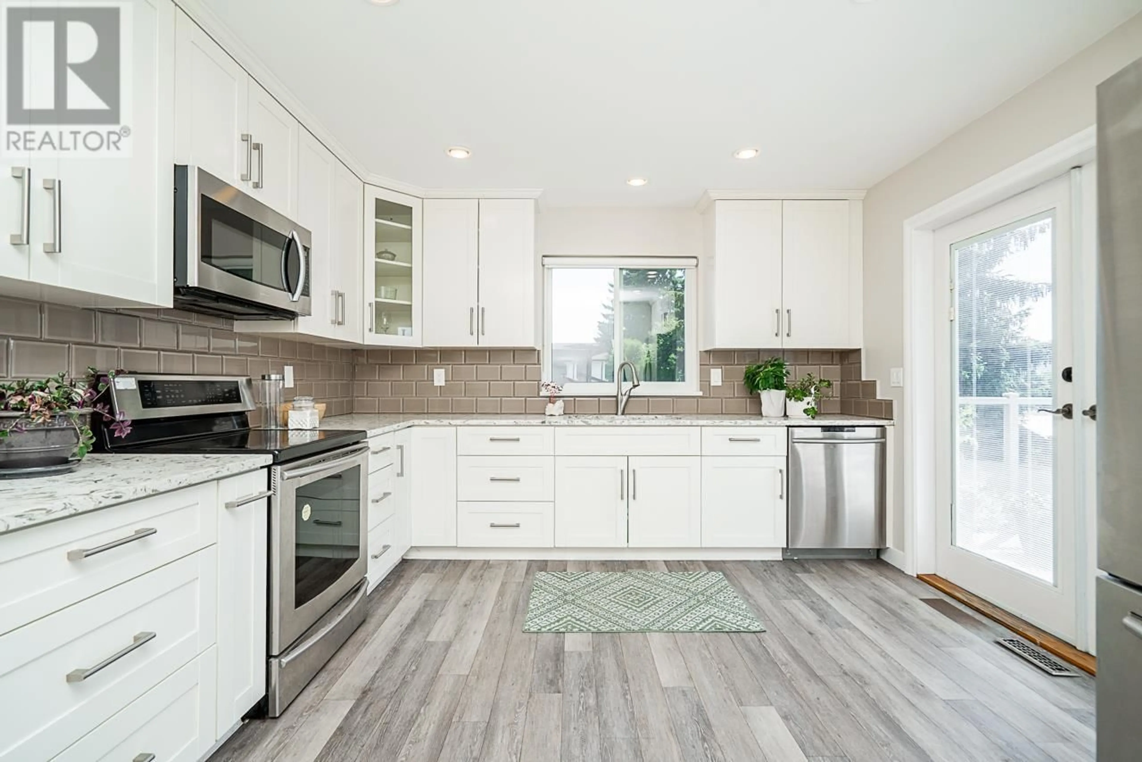 Open concept kitchen, unknown for 20370 THORNE AVENUE, Maple Ridge British Columbia V2X8T9