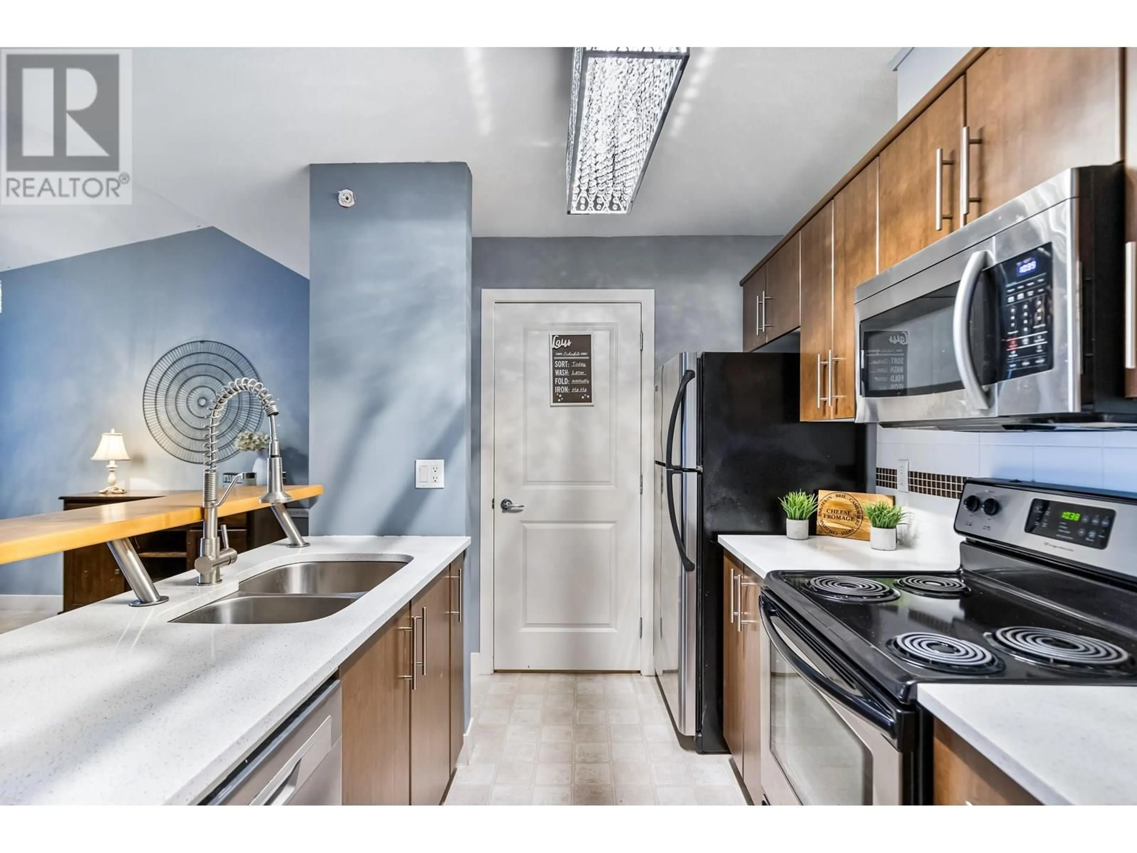 Standard kitchen, unknown for 426 - 12238 224 STREET, Maple Ridge British Columbia V2X8W5
