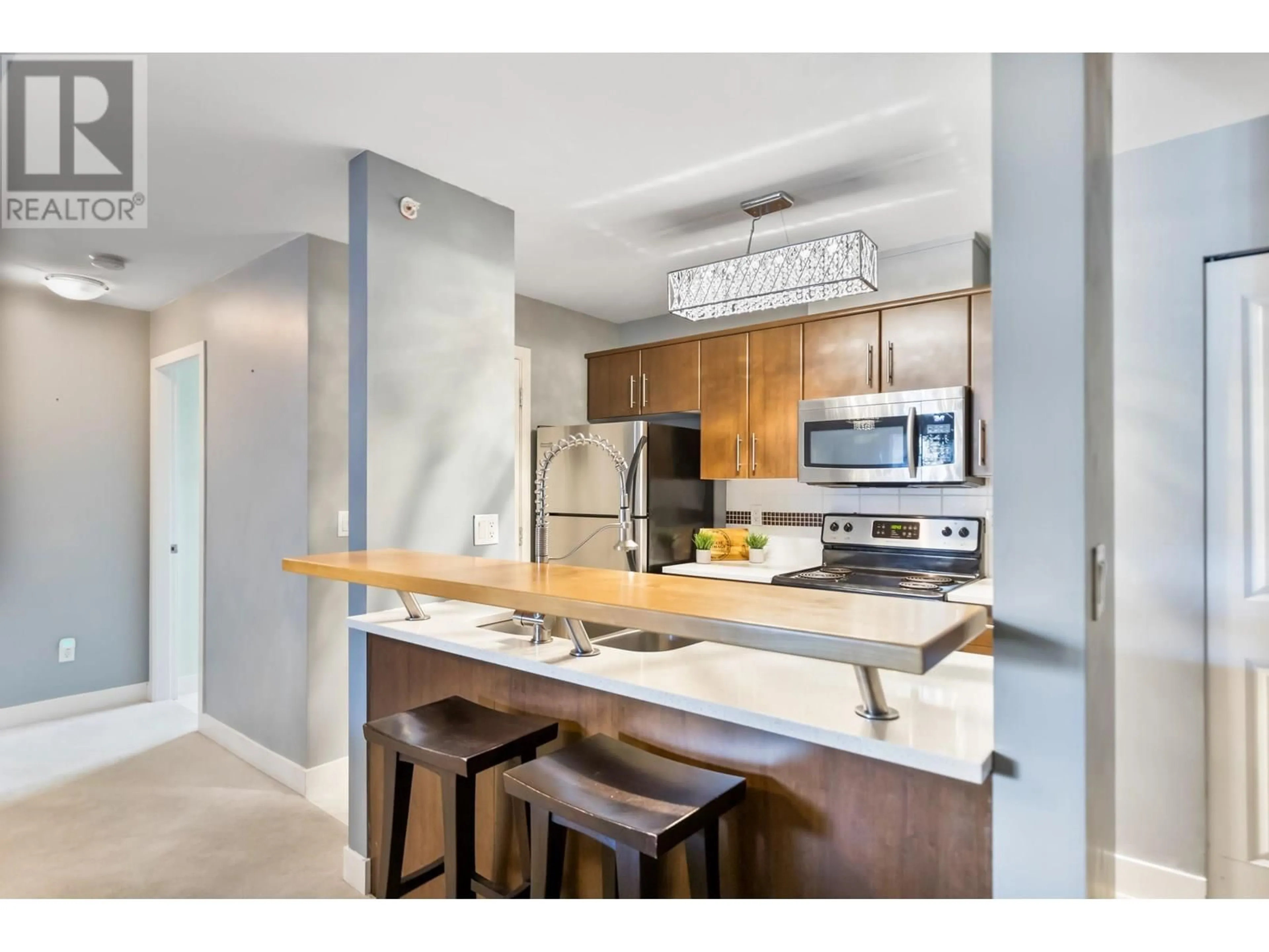 Open concept kitchen, unknown for 426 - 12238 224 STREET, Maple Ridge British Columbia V2X8W5