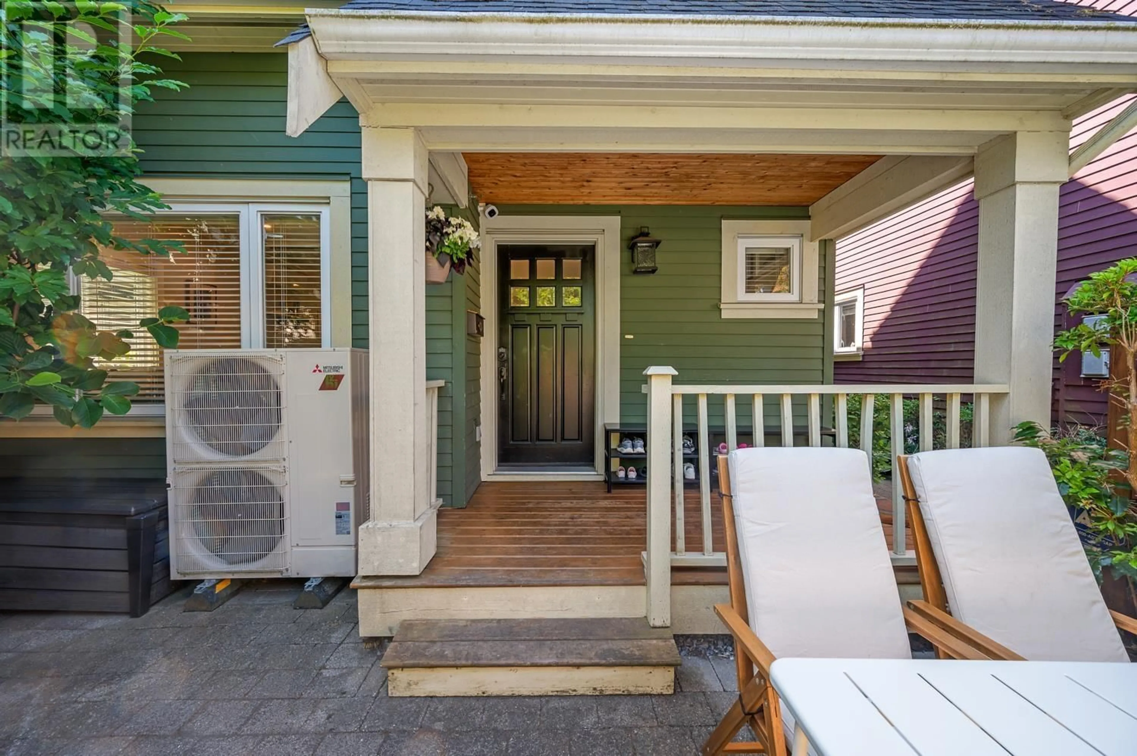 Patio, street for 987 21ST AVENUE, Vancouver British Columbia V5V1S4