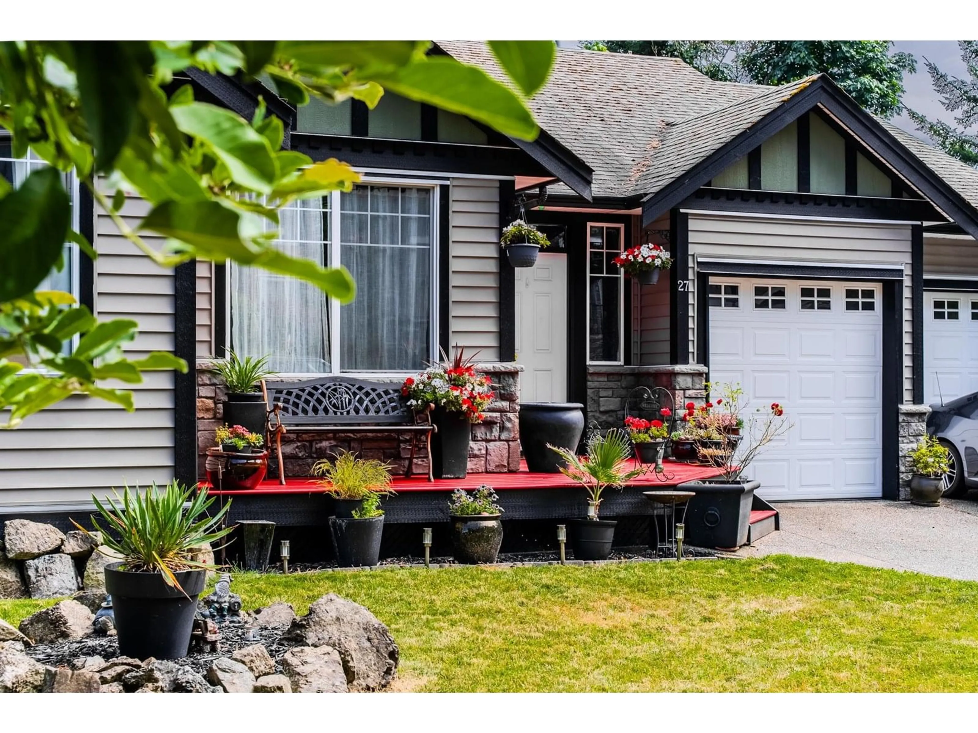 Home with vinyl exterior material, street for 27 - 45957 SHERWOOD DRIVE, Chilliwack British Columbia V2R5Y2
