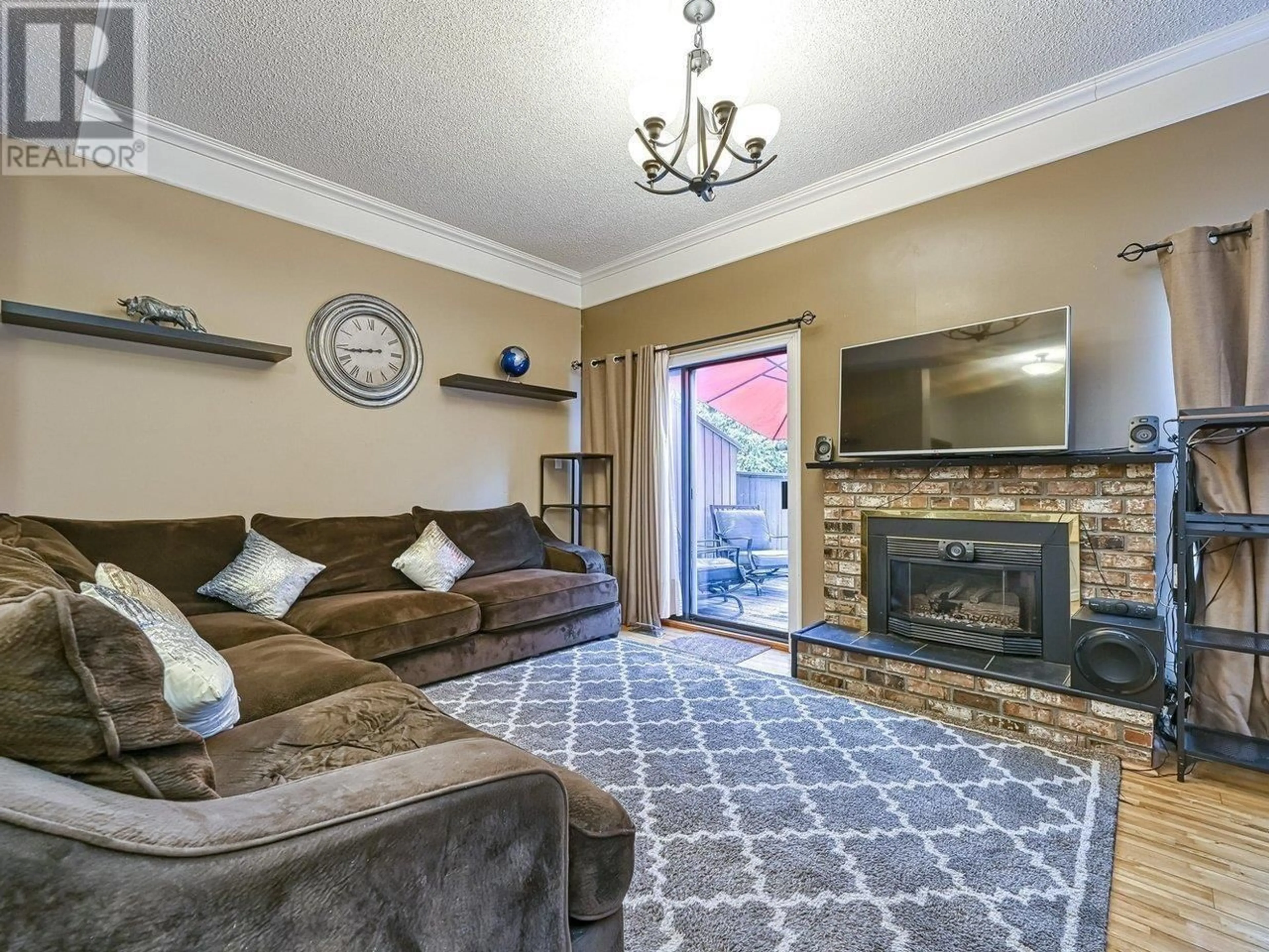 Living room with furniture, carpet floor for 8 - 2980 MARINER WAY, Coquitlam British Columbia V3C4K1