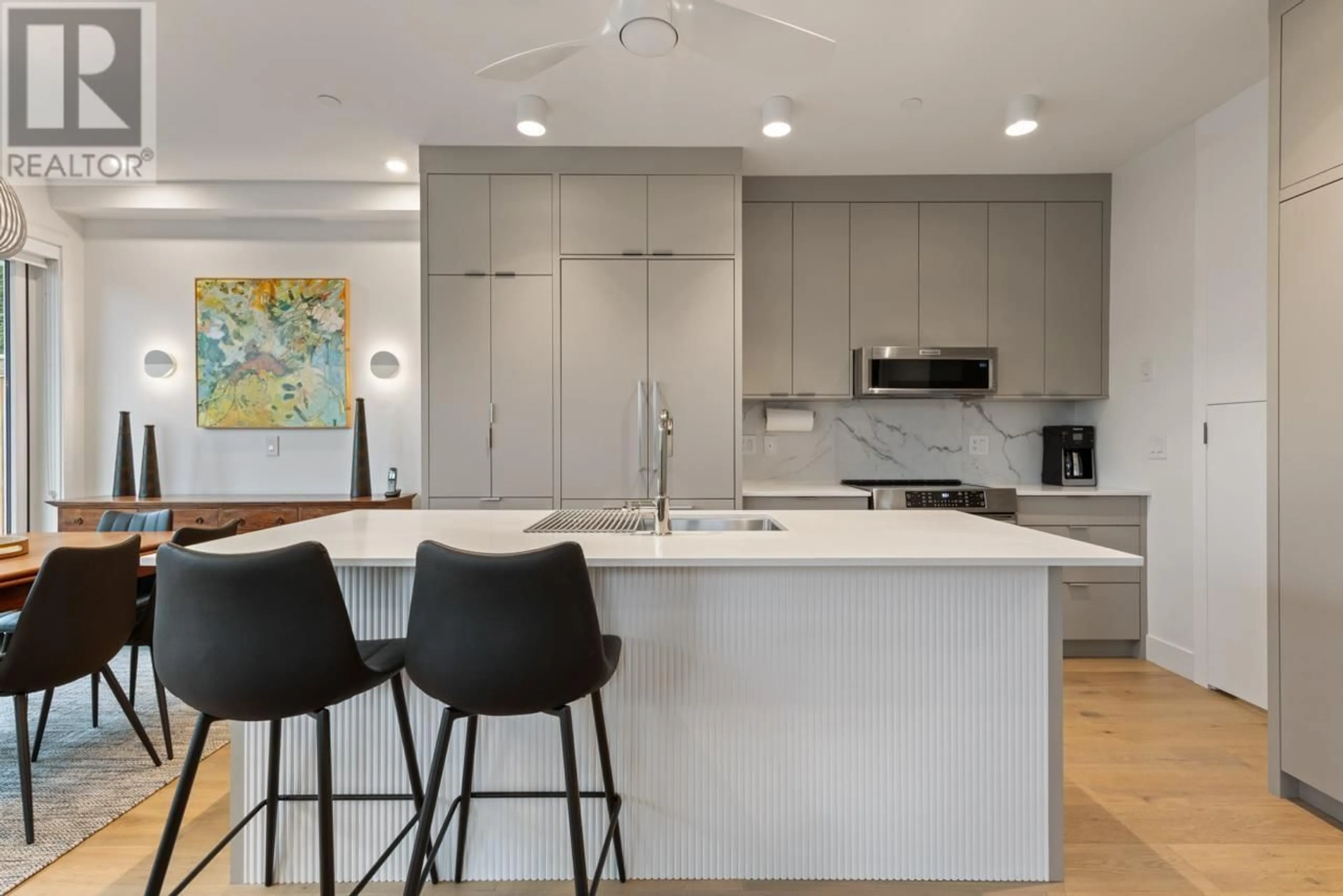 Open concept kitchen, unknown for 1960 SEMLIN DRIVE, Vancouver British Columbia V5N4P8