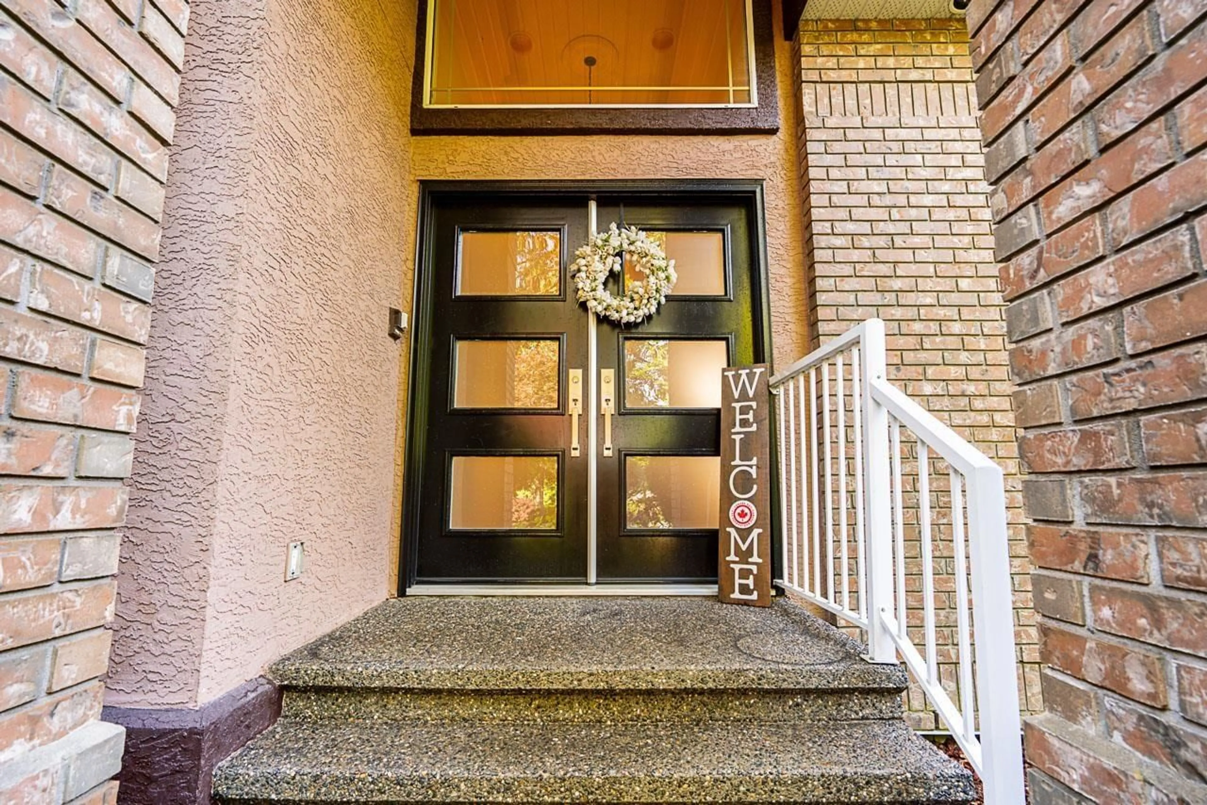 Indoor foyer for 10481 WILLOW, Surrey British Columbia V4N1V7