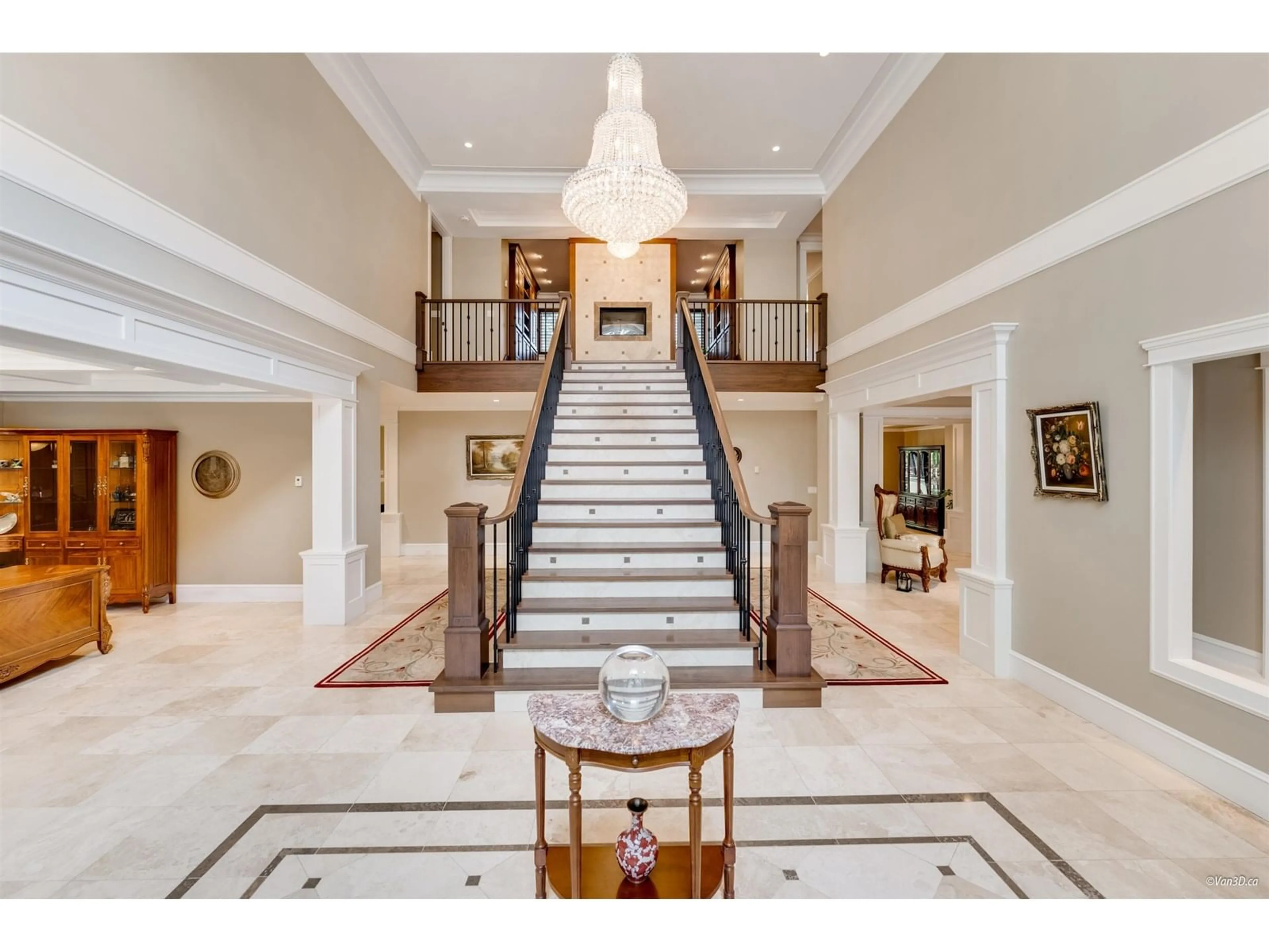 Indoor foyer for 13939 28, Surrey British Columbia V4P1T5