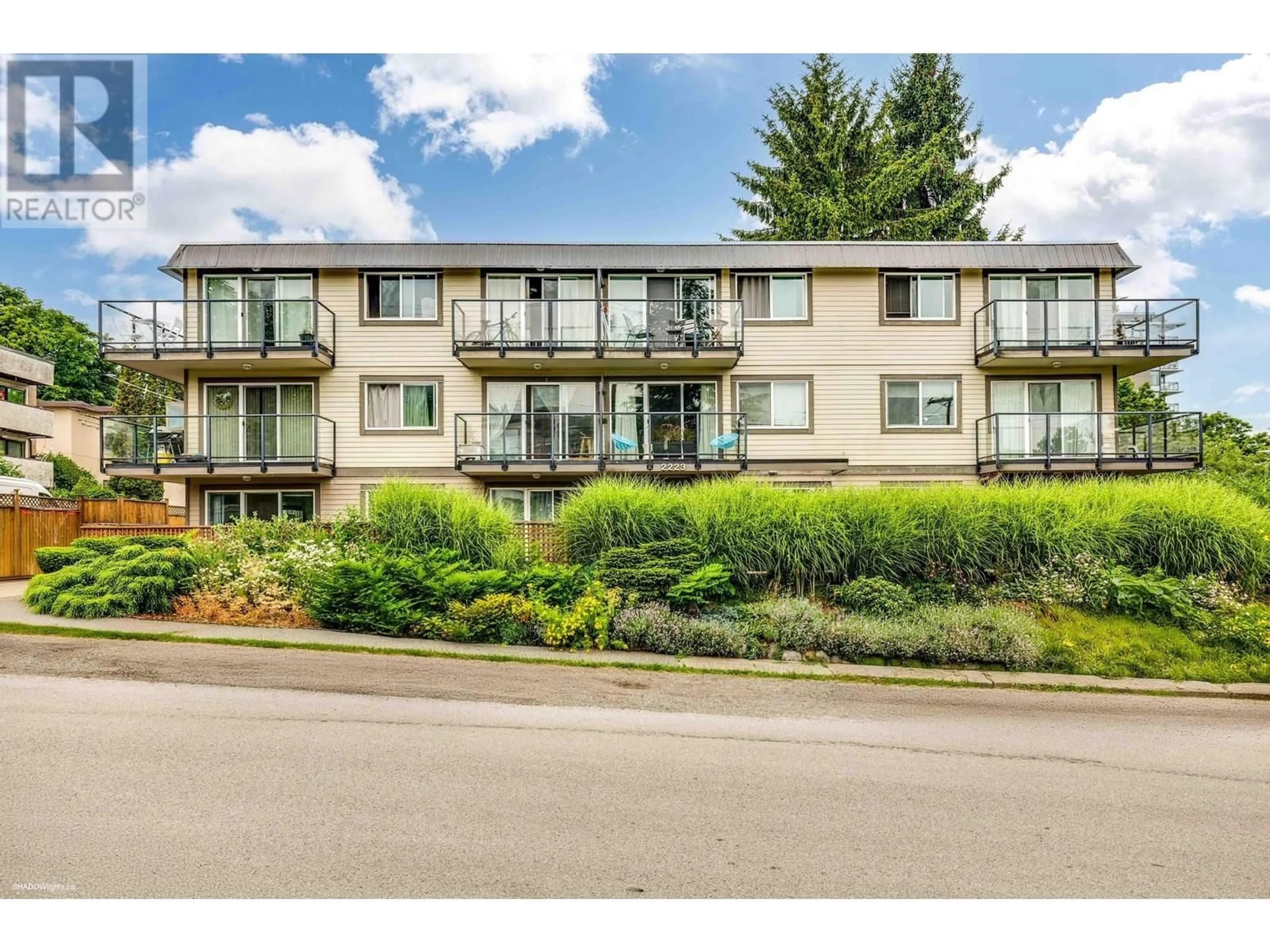 Unknown for 1 - 2223 PRINCE EDWARD STREET, Vancouver British Columbia V5T4K6