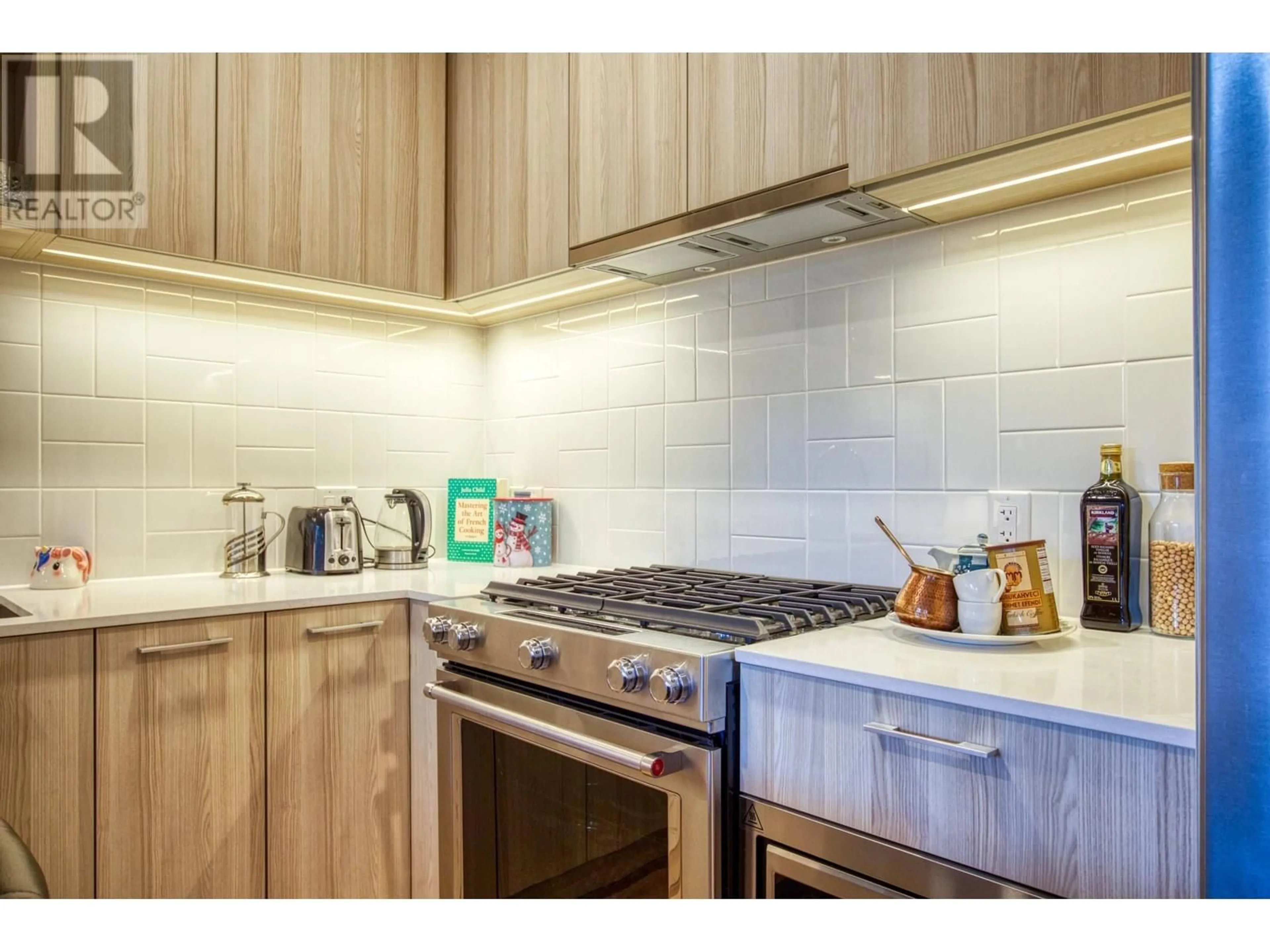 Standard kitchen, wood/laminate floor for 112 - 735 ANSKAR COURT, Coquitlam British Columbia V3J4J3
