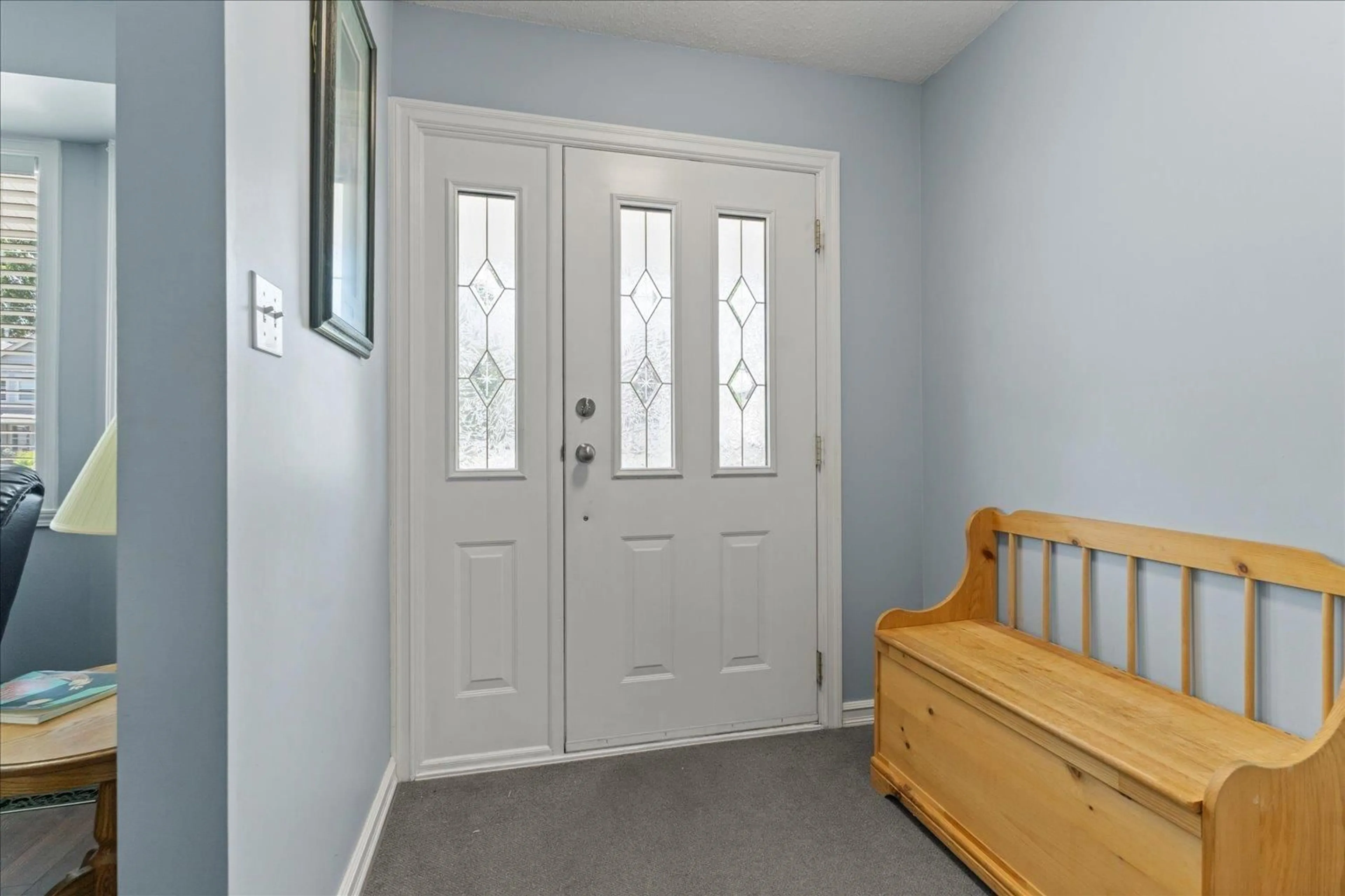 Indoor entryway for 3732 OLD CLAYBURN, Abbotsford British Columbia V3G1H6