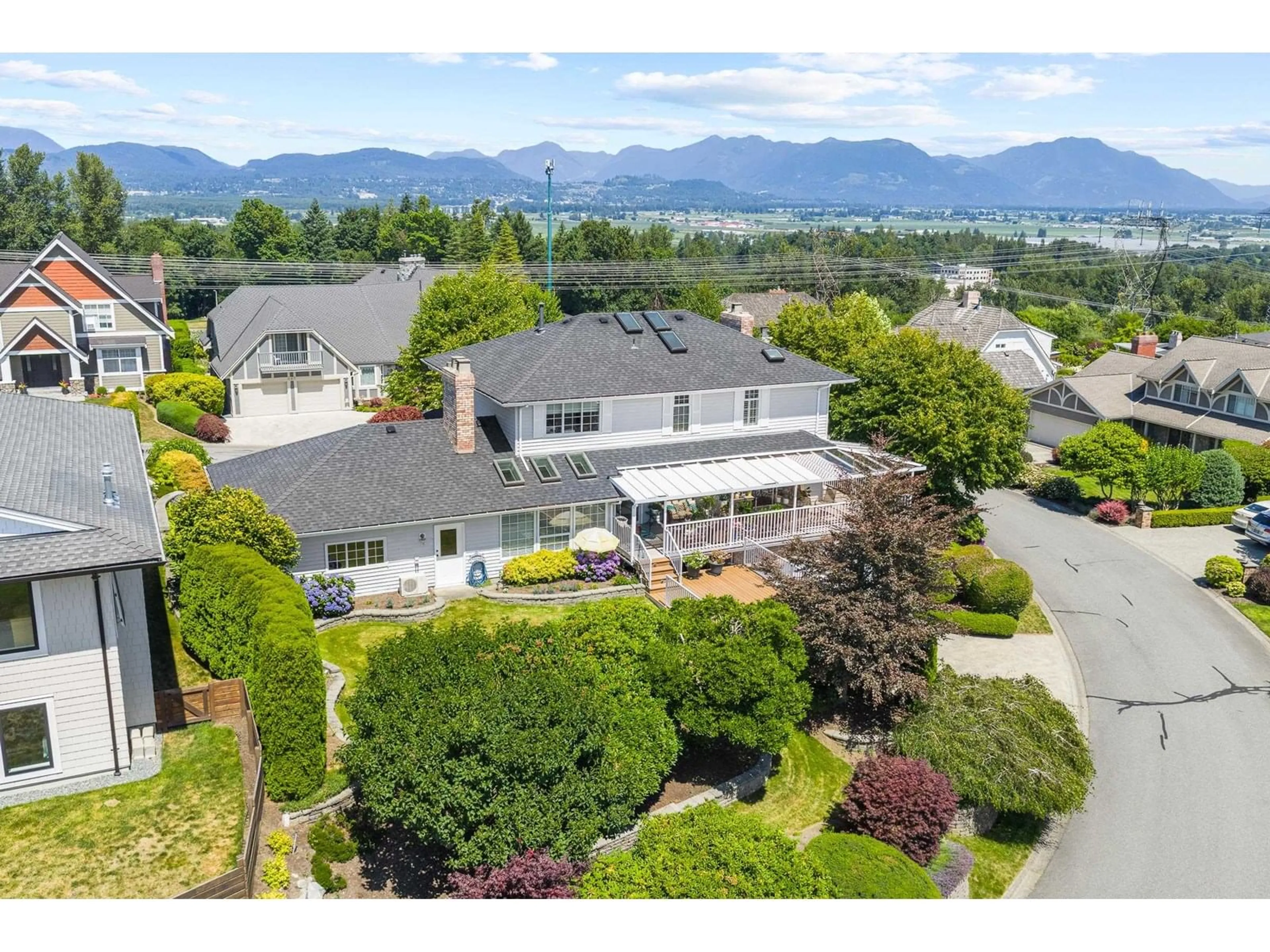 A pic from outside/outdoor area/front of a property/back of a property/a pic from drone, mountain view for 11 - 3755 CLEARBROOK, Abbotsford British Columbia V2T5A8