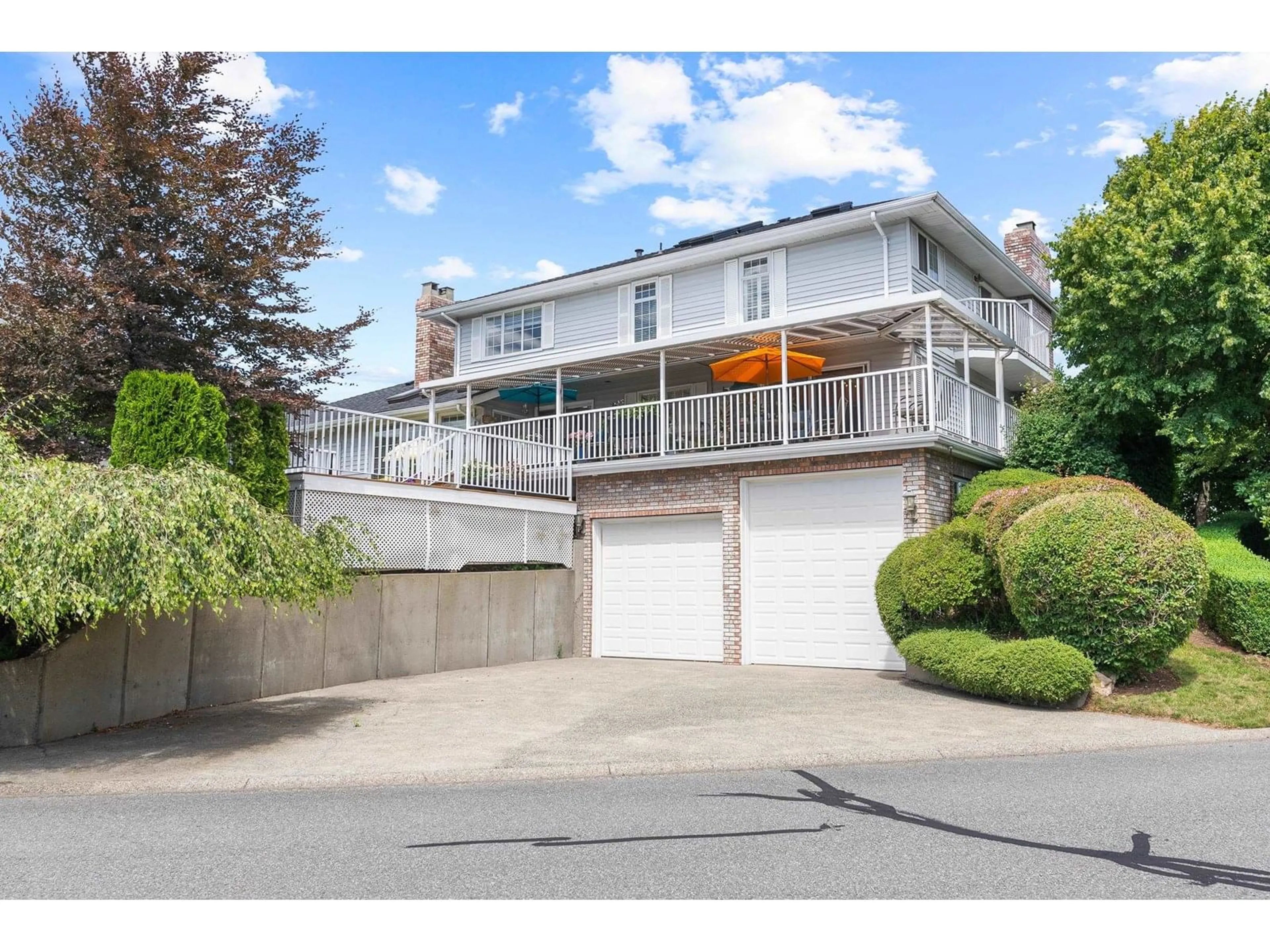 A pic from outside/outdoor area/front of a property/back of a property/a pic from drone, street for 11 - 3755 CLEARBROOK, Abbotsford British Columbia V2T5A8