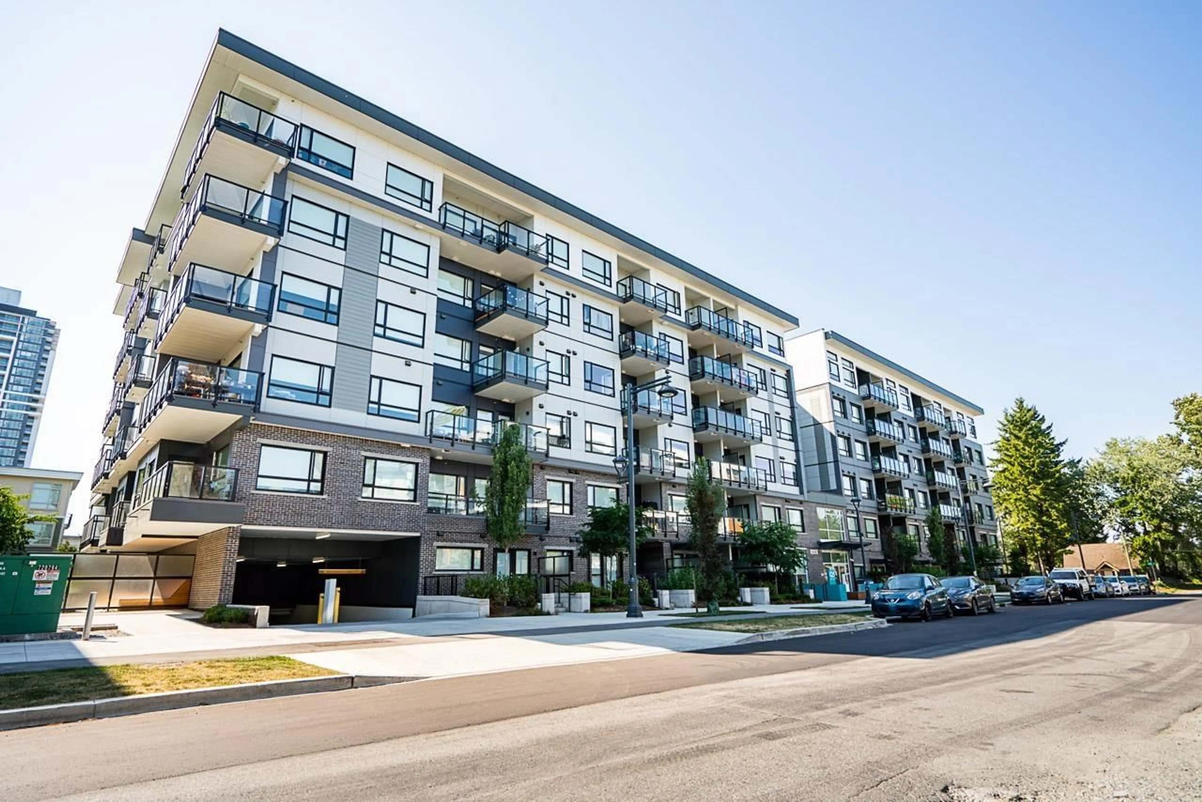 Patio, street for 604 - 10777 138TH, Surrey British Columbia V3T0T5