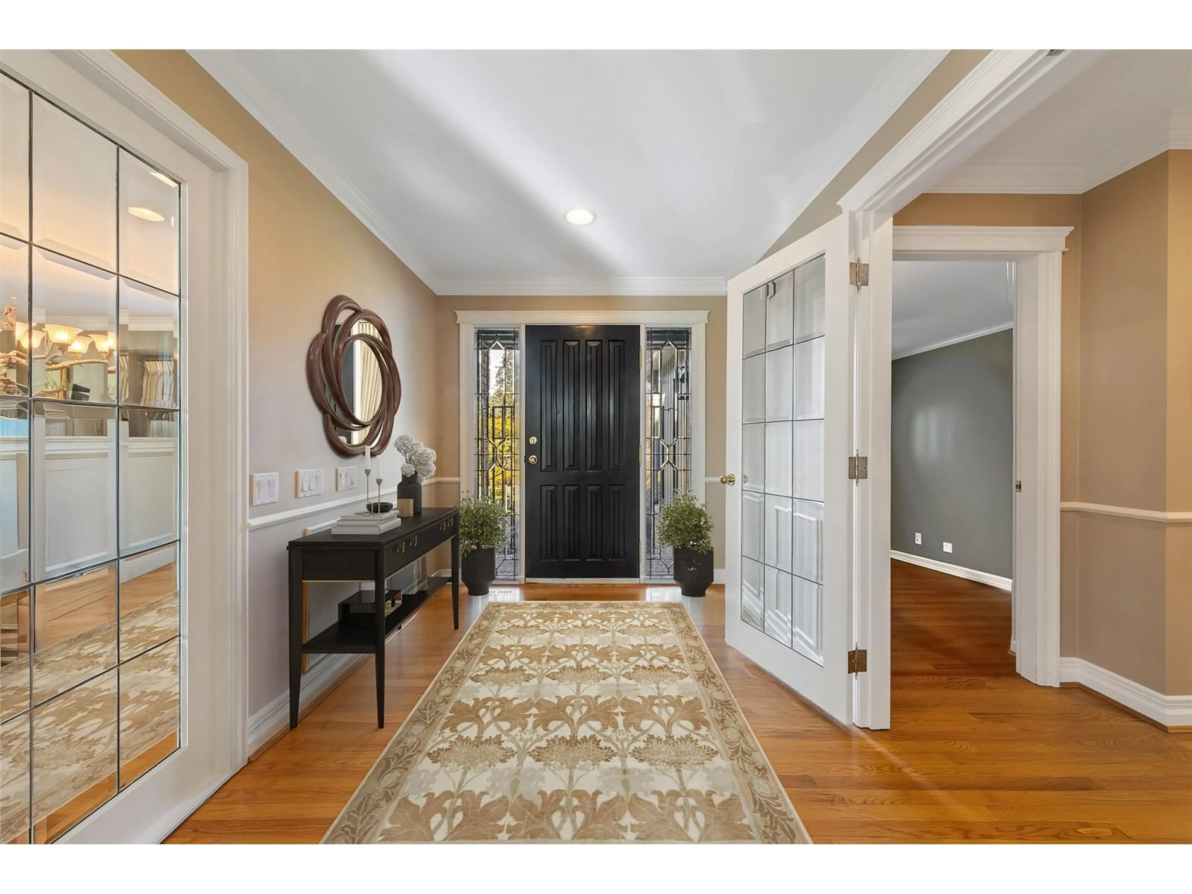 Indoor entryway for 2279 130A, Surrey British Columbia V4A8Y5