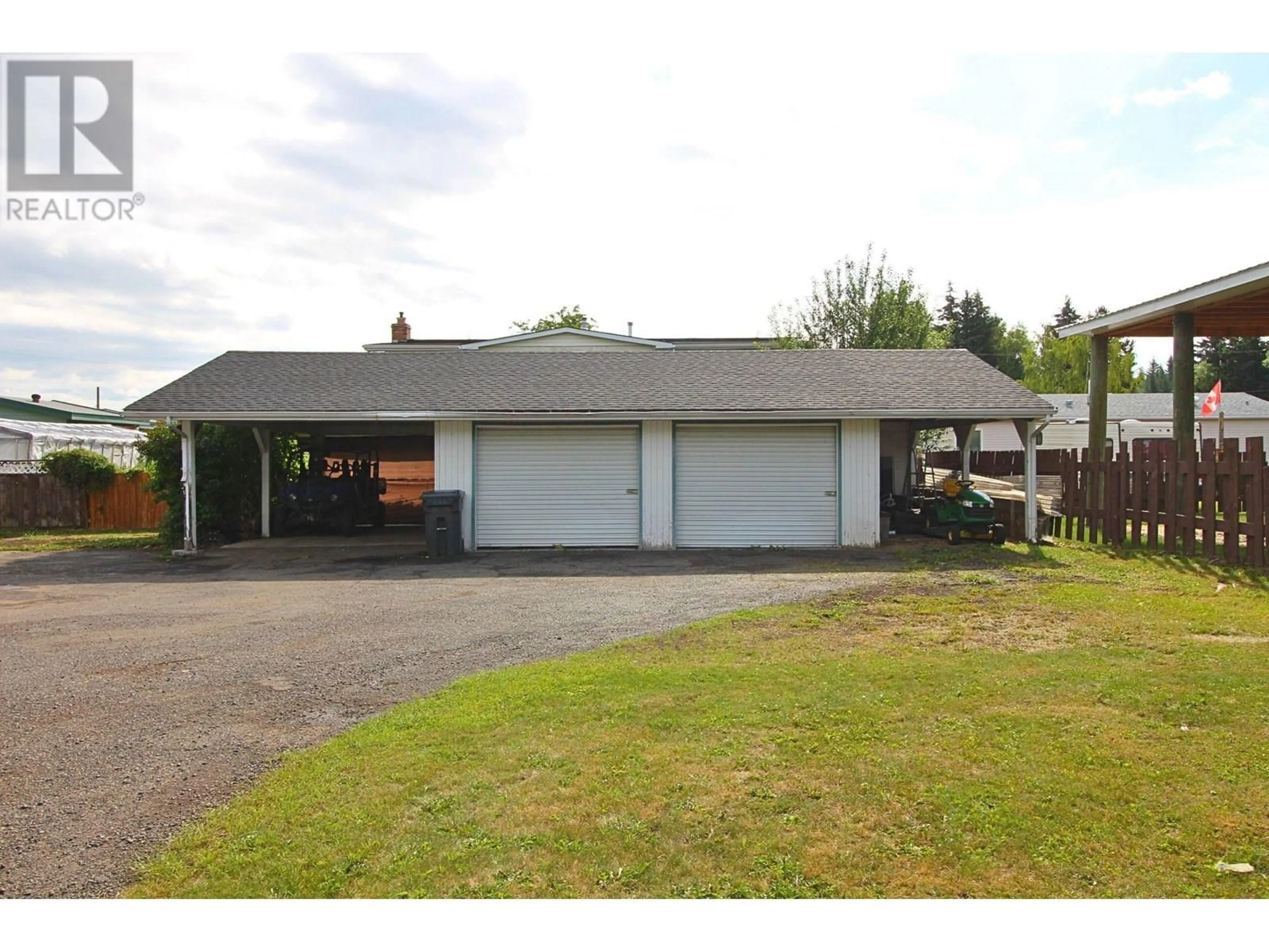 Indoor garage for 2566 AVALON AVENUE, Houston British Columbia V0J1Z2