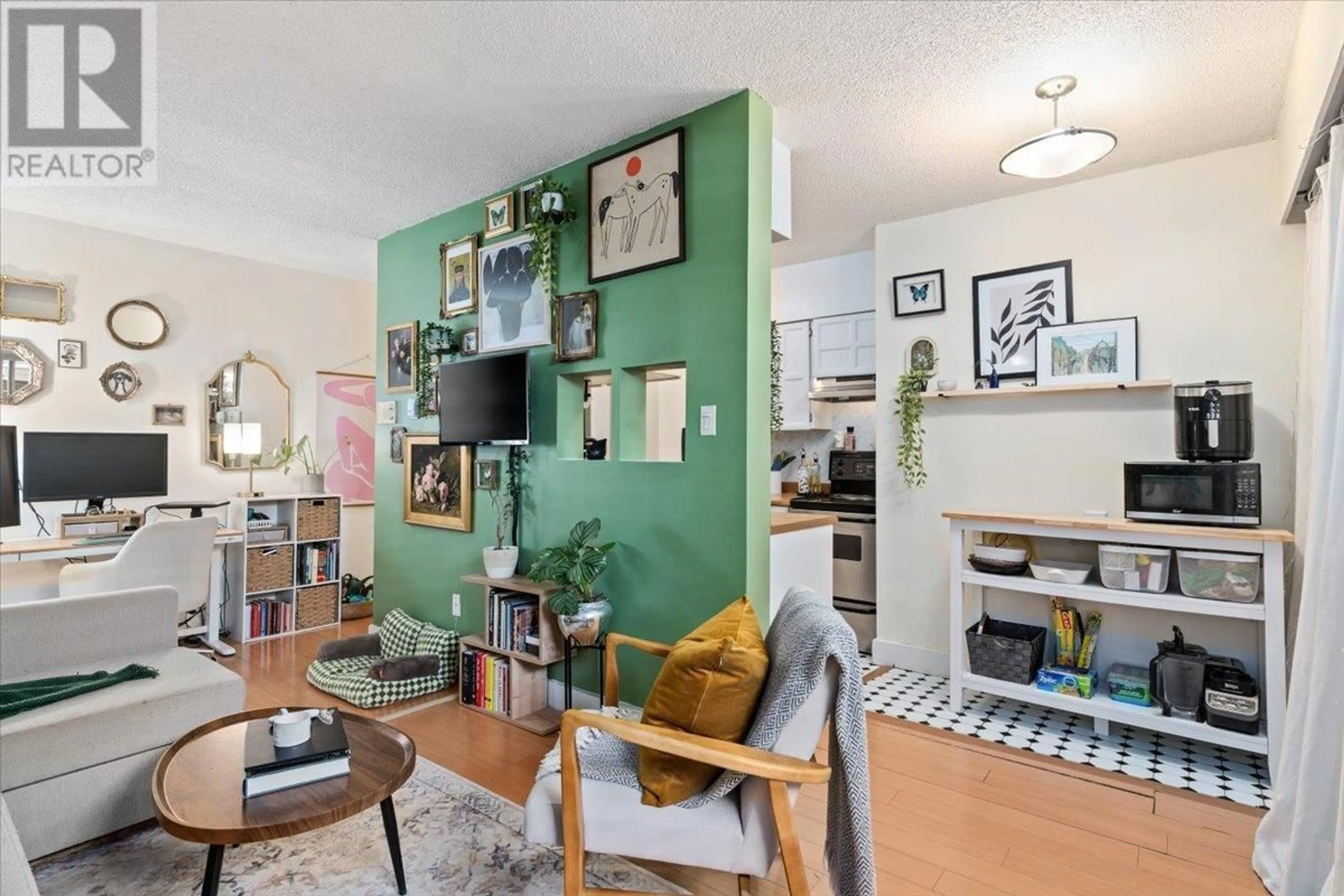 Living room with furniture, unknown for 101 - 1540 4TH AVENUE, Vancouver British Columbia V5N1J8