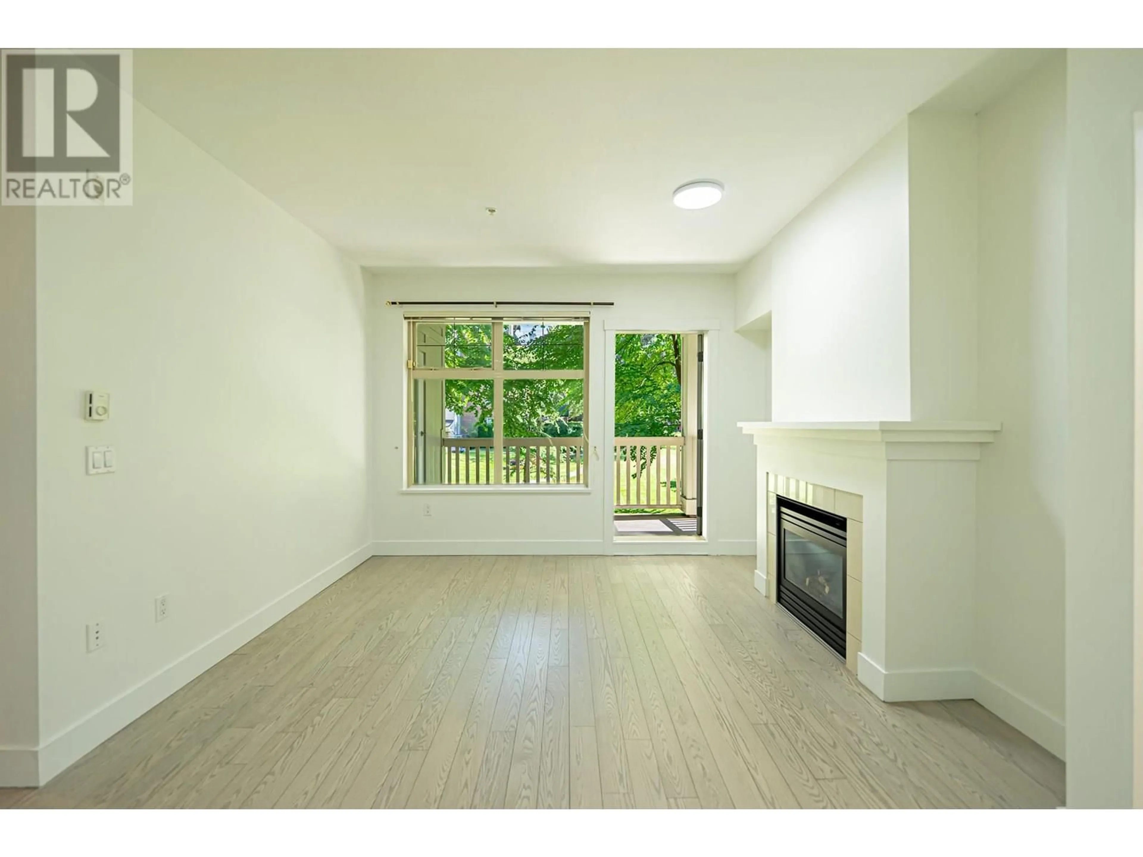 A pic of a room for 224 - 2083 33RD AVENUE, Vancouver British Columbia V6M4M6