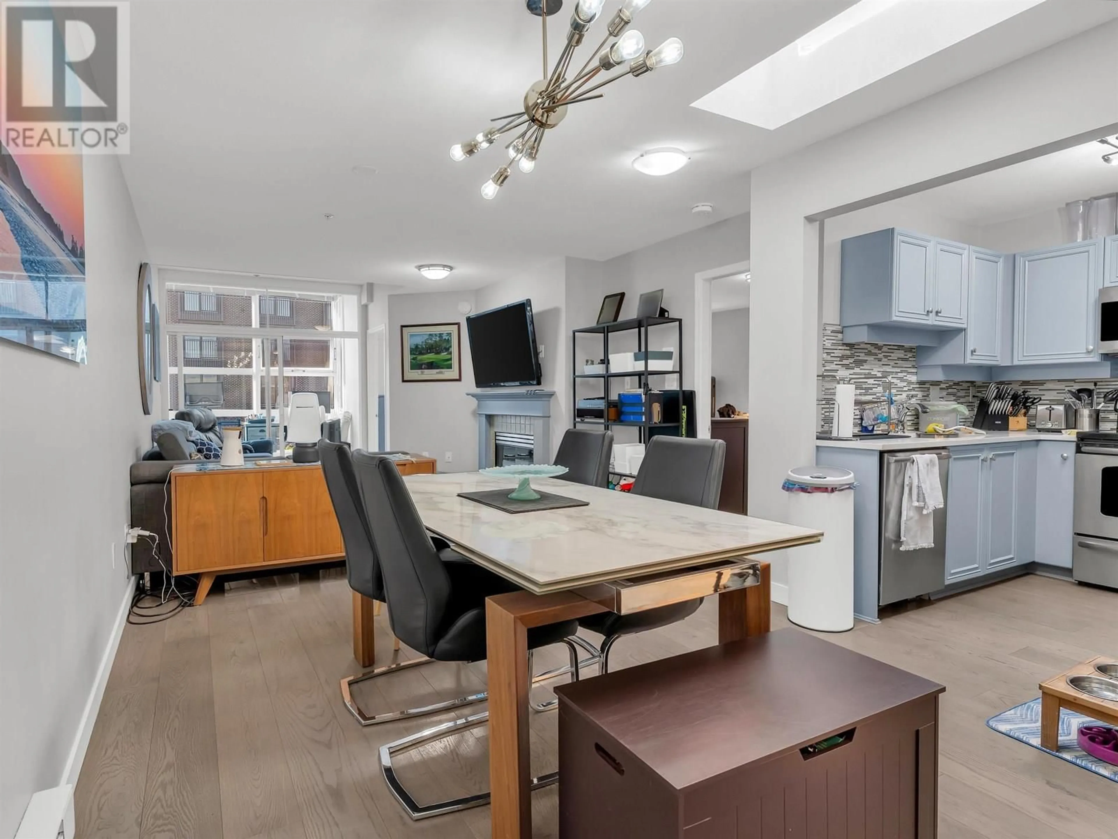 Open concept kitchen, unknown for 403 - 2929 4TH AVENUE, Vancouver British Columbia V6K4T3