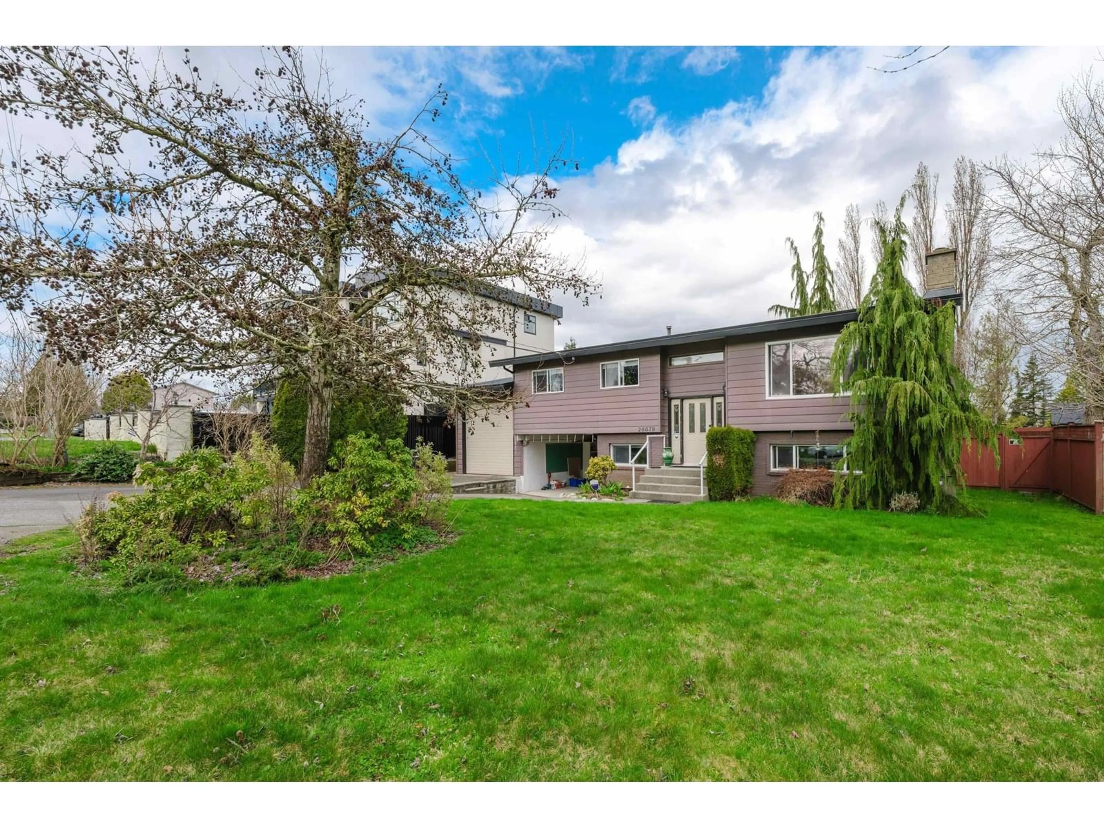 A pic from outside/outdoor area/front of a property/back of a property/a pic from drone, street for 26679 30A, Langley British Columbia V4W3C8