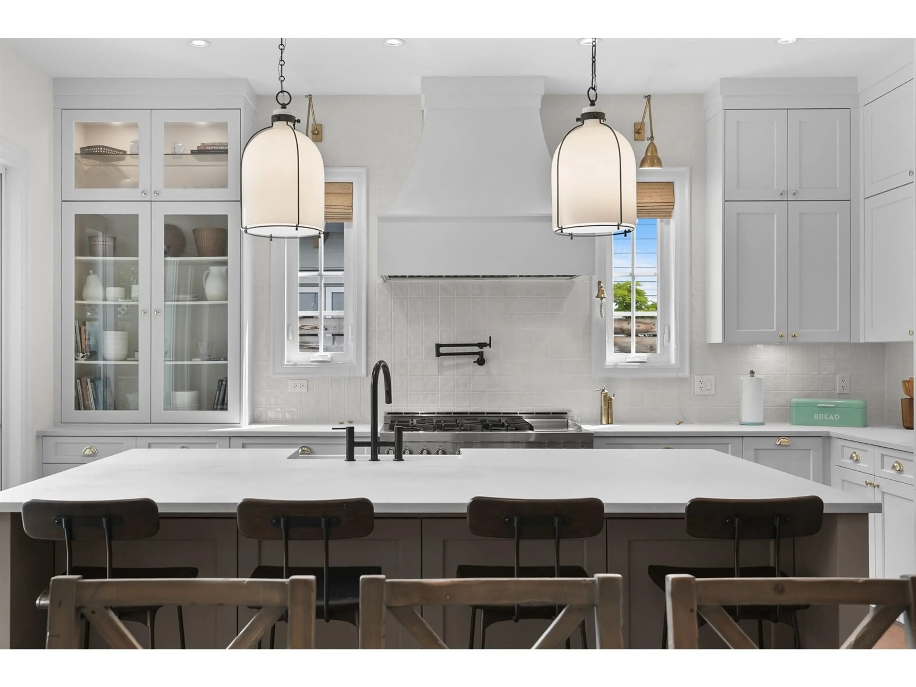 Open concept kitchen, ceramic/tile floor for 1436 129B, Surrey British Columbia V4A3Z5