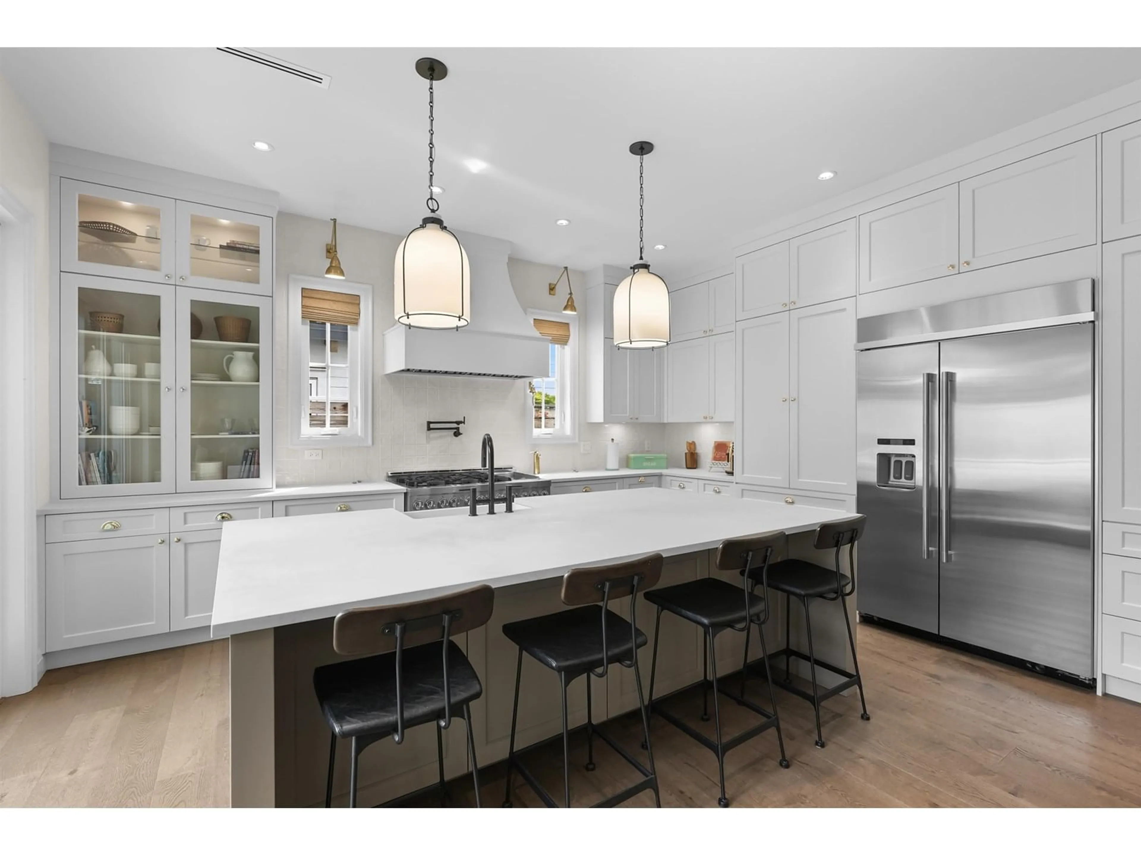 Open concept kitchen, unknown for 1436 129B, Surrey British Columbia V4A3Z5