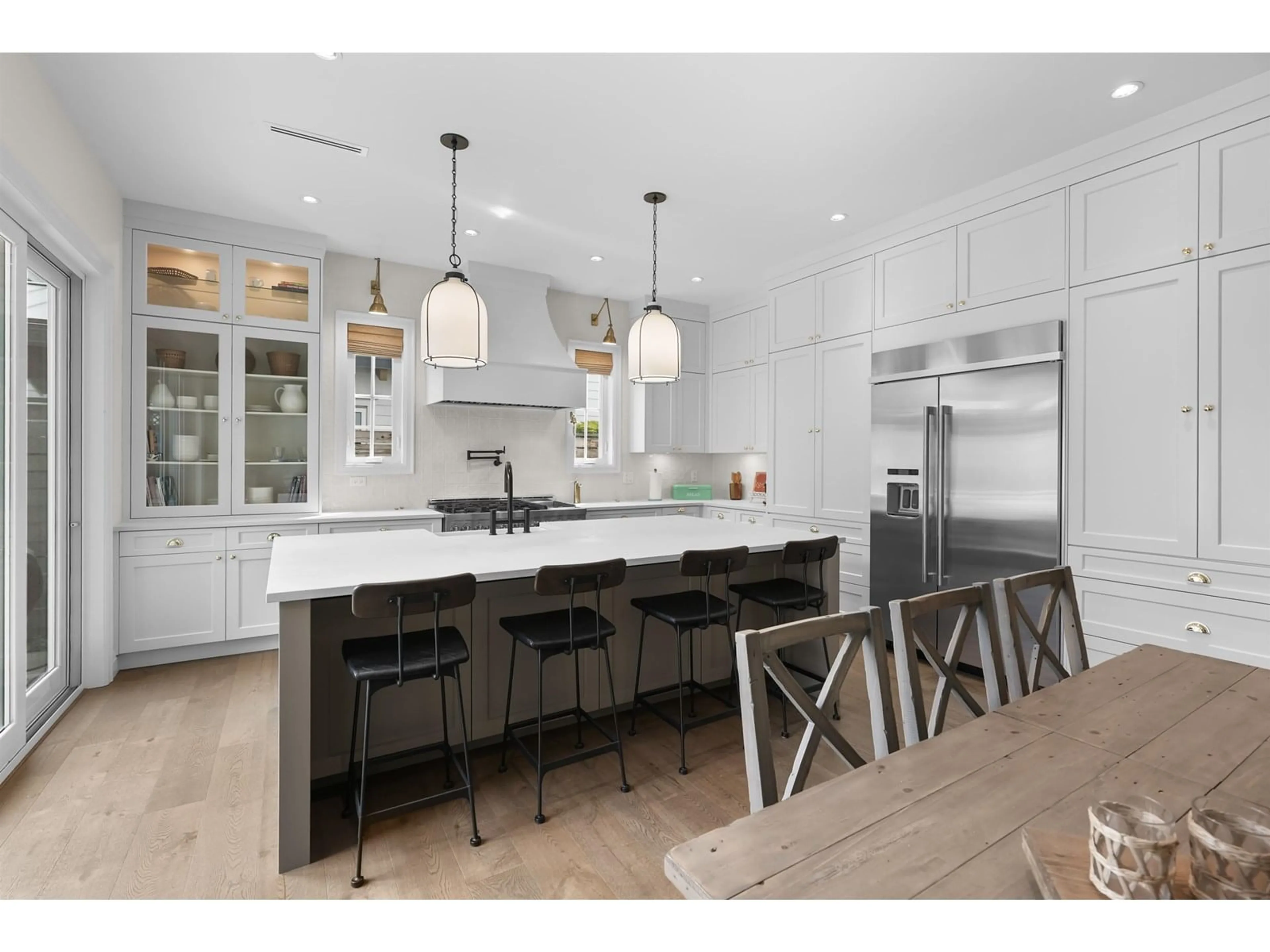 Open concept kitchen, unknown for 1436 129B, Surrey British Columbia V4A3Z5