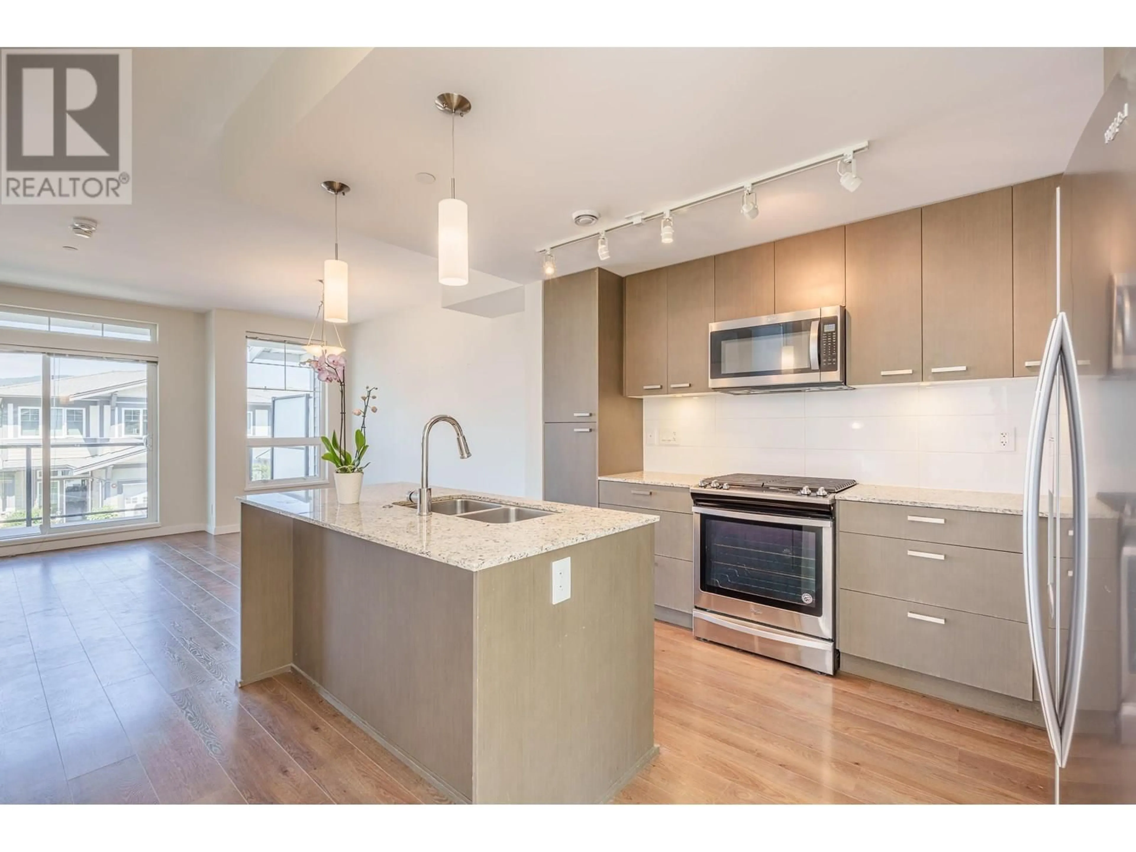Open concept kitchen, unknown for 5954 BEACHGATE LANE, Sechelt British Columbia V7Z0S2