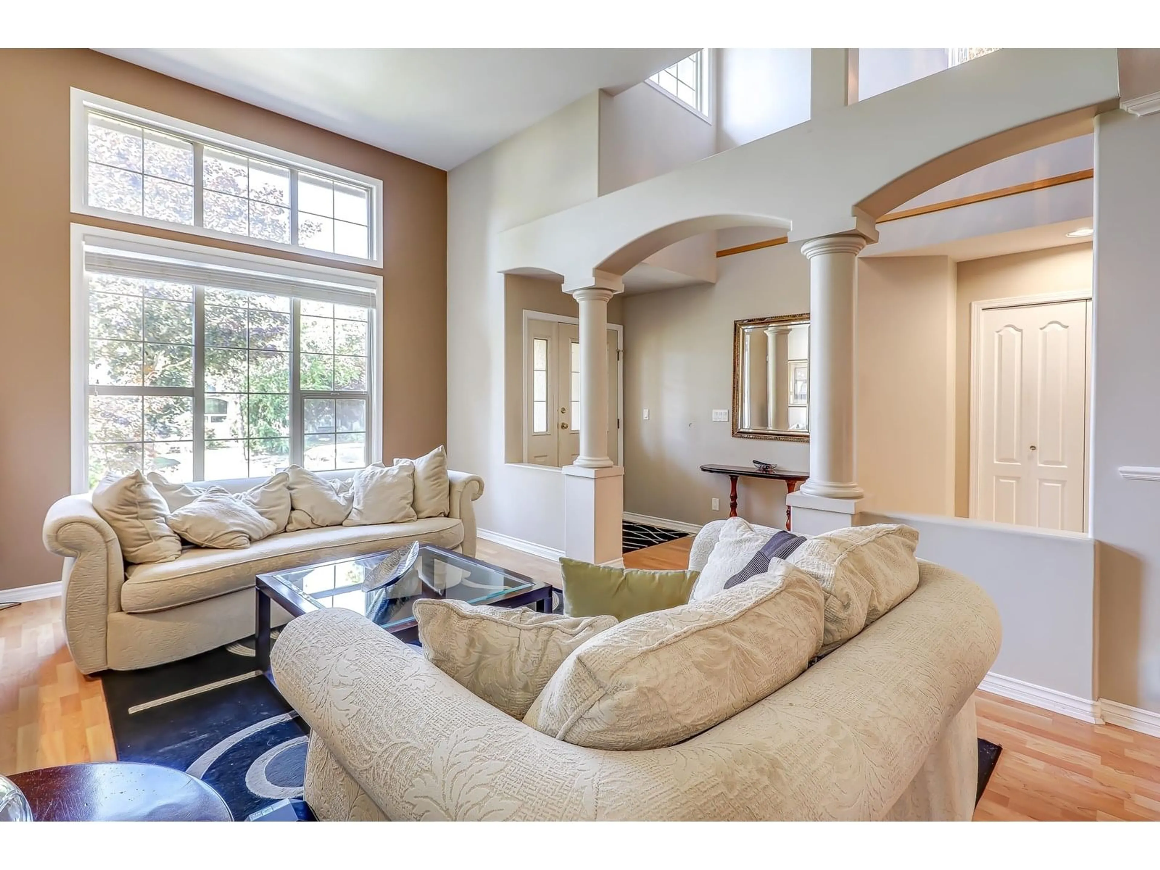 Living room with furniture, unknown for 16932 60A, Surrey British Columbia V3S8X5
