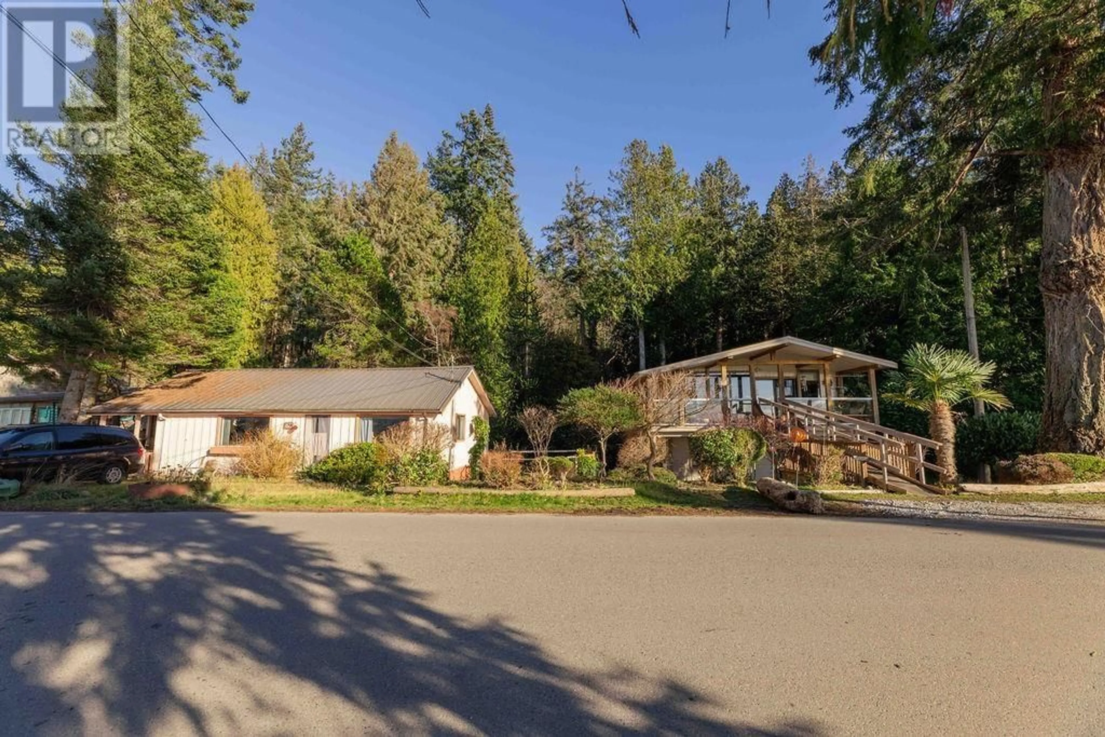 A pic from outside/outdoor area/front of a property/back of a property/a pic from drone, unknown for 1618 OCEAN BEACH, Gibsons British Columbia V0N1V5