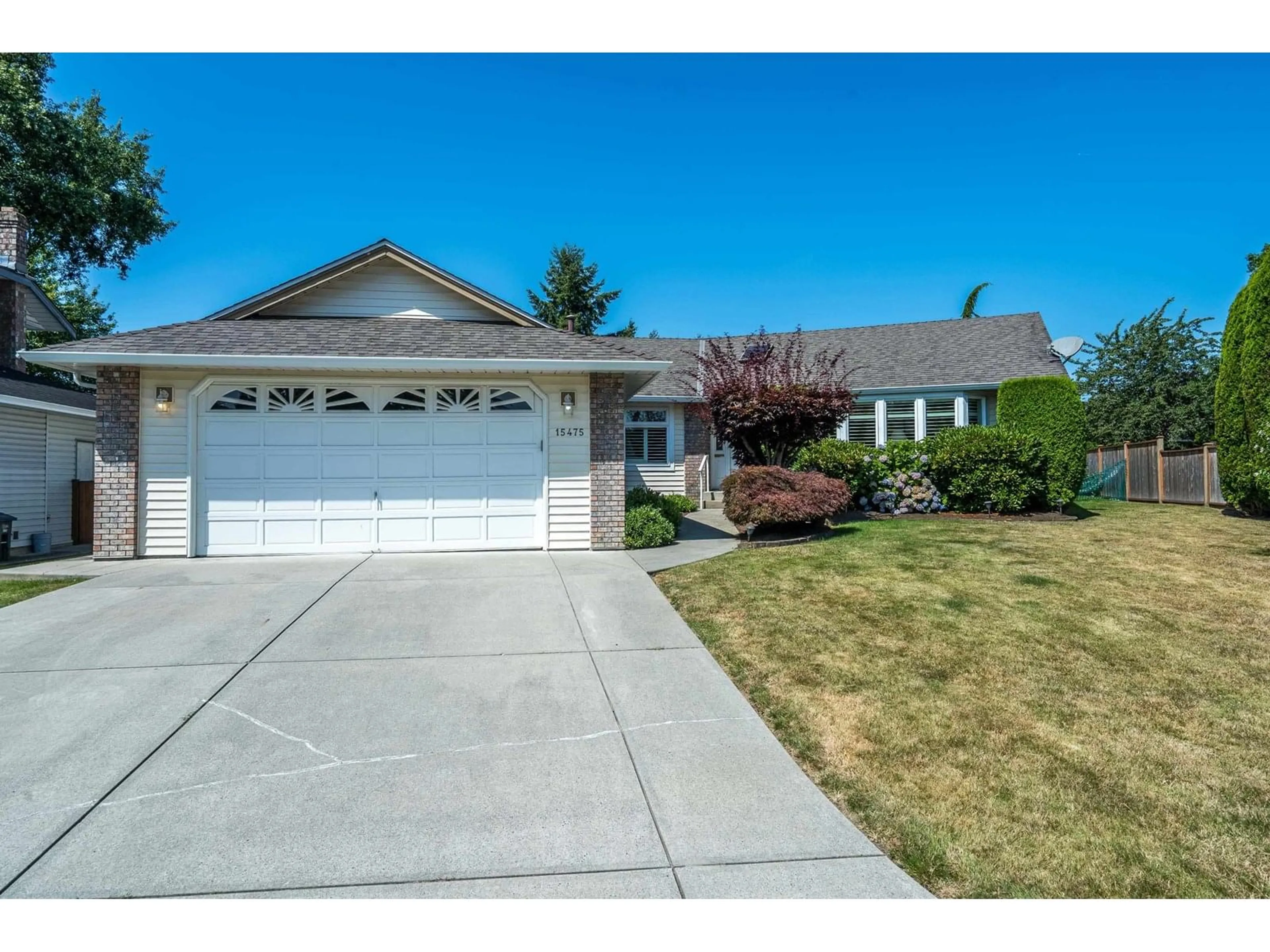Home with vinyl exterior material, street for 15475 KILMORE, Surrey British Columbia V3S6N8
