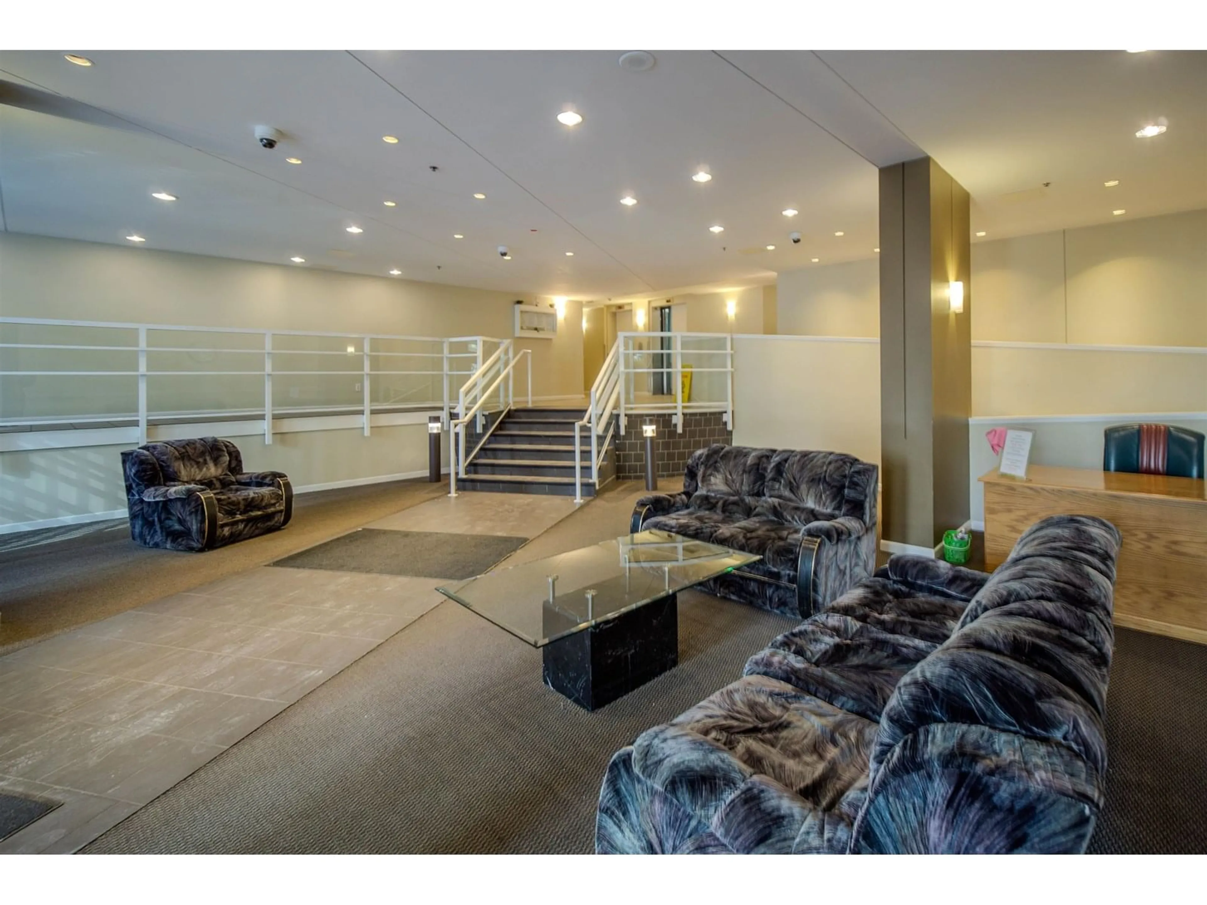 Lobby for 701 - 9830 WHALLEY, Surrey British Columbia V3T5S7