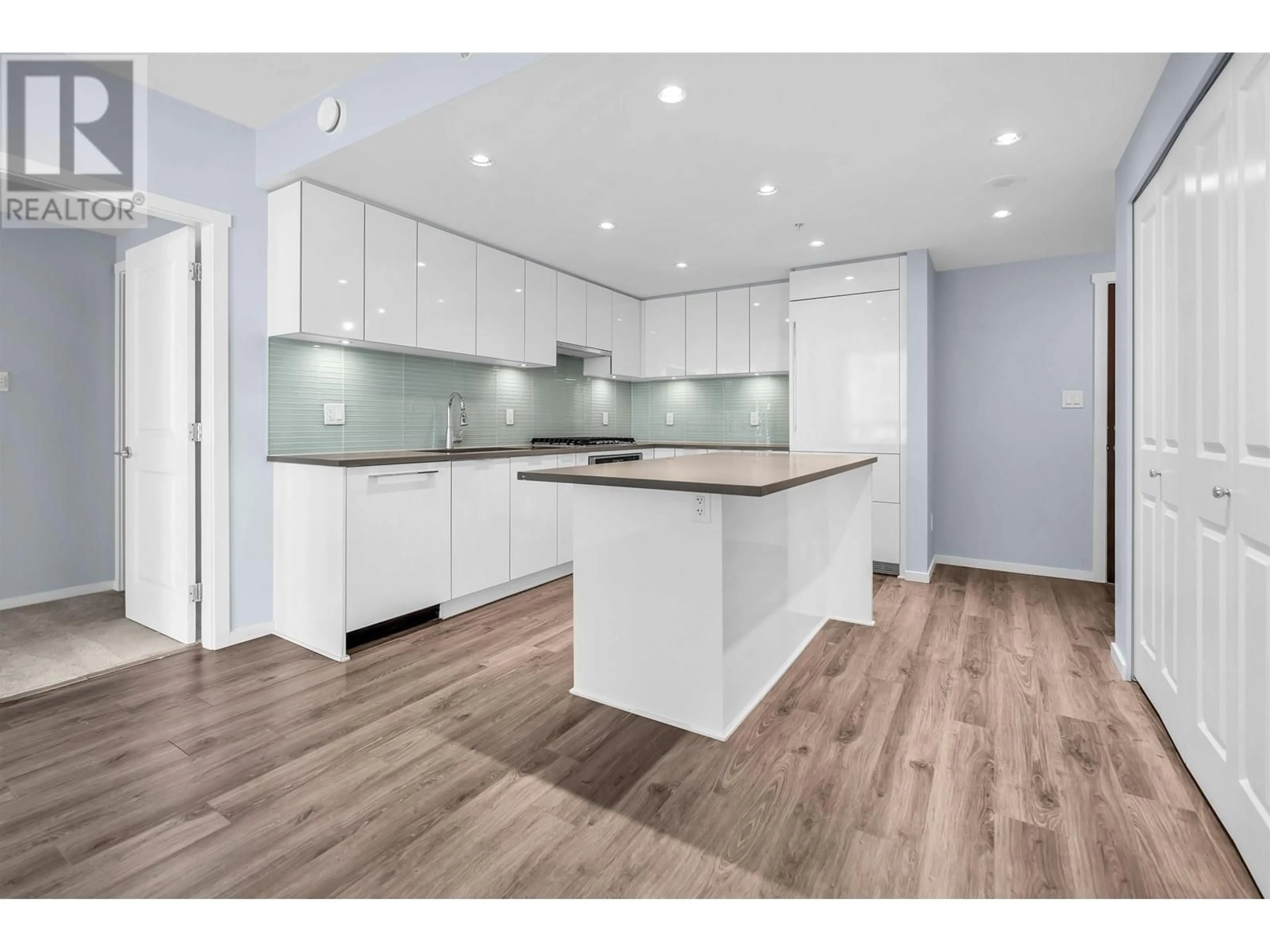 Open concept kitchen, wood/laminate floor for 2708 - 6638 DUNBLANE AVENUE, Burnaby British Columbia V5H0G8