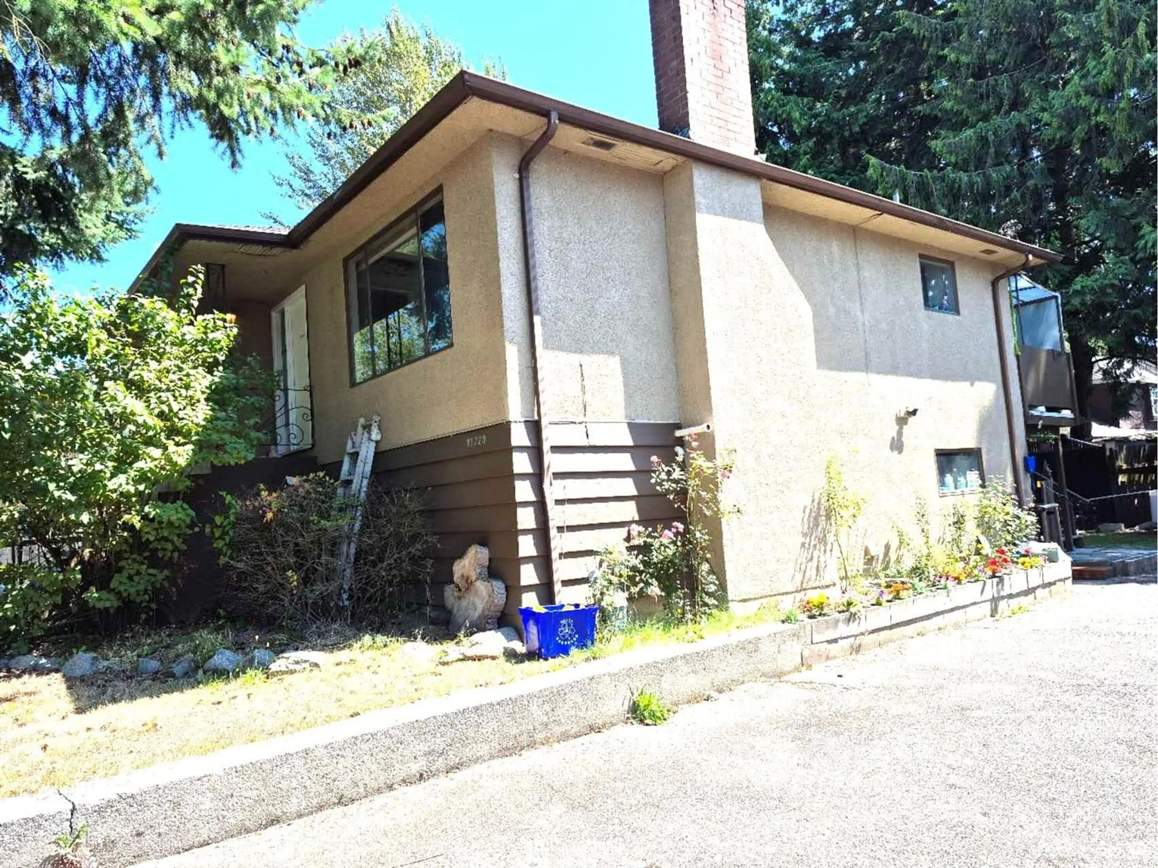 Home with vinyl exterior material, unknown for 11220 82, Delta British Columbia V4C2B7