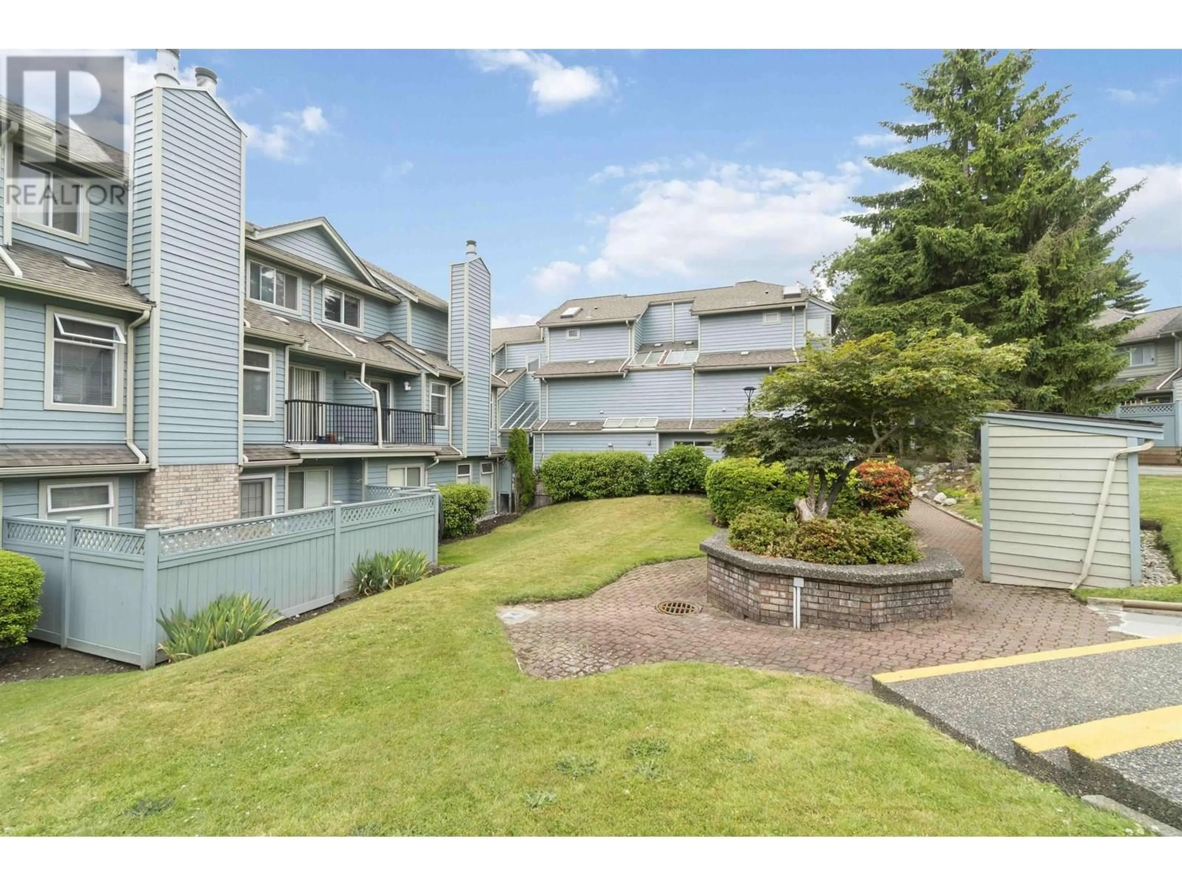 Patio, unknown for 8 - 7150 BARNET ROAD, Burnaby British Columbia V5A4S6