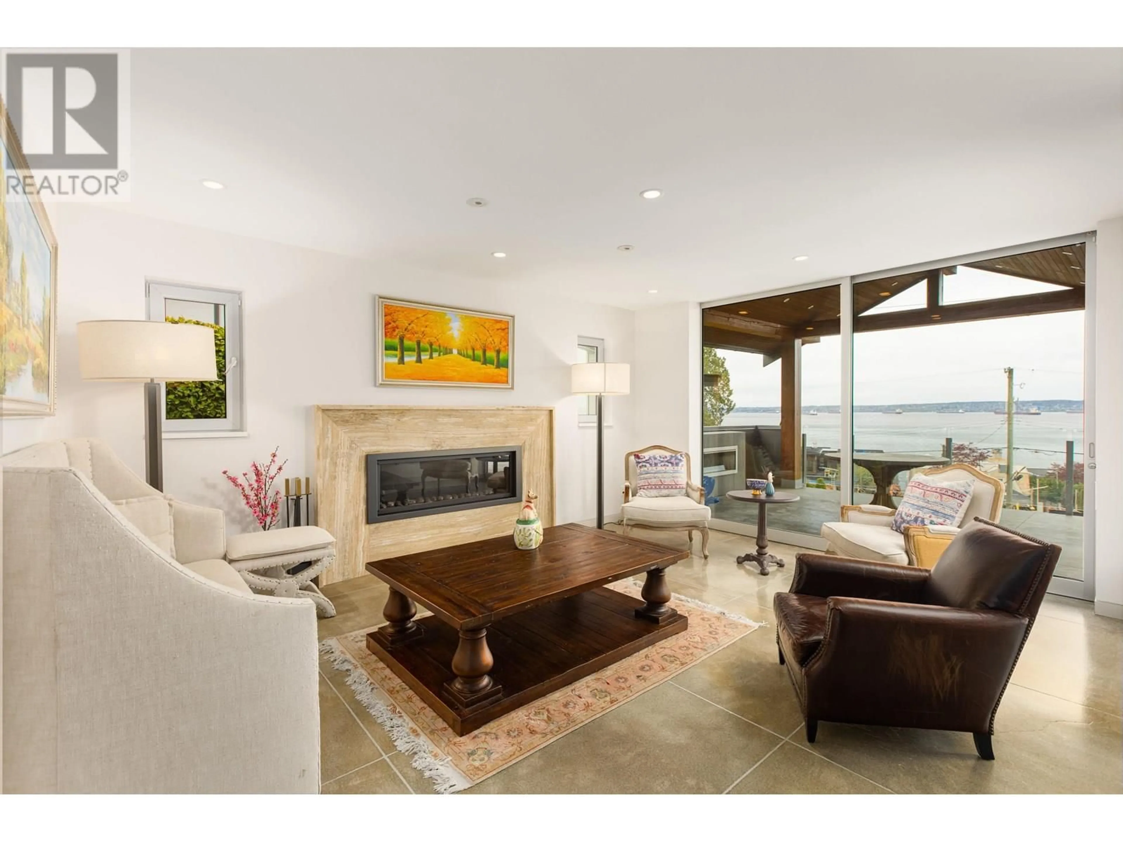 Living room with furniture, unknown for 2771 BELLEVUE AVENUE, West Vancouver British Columbia V7V4X2