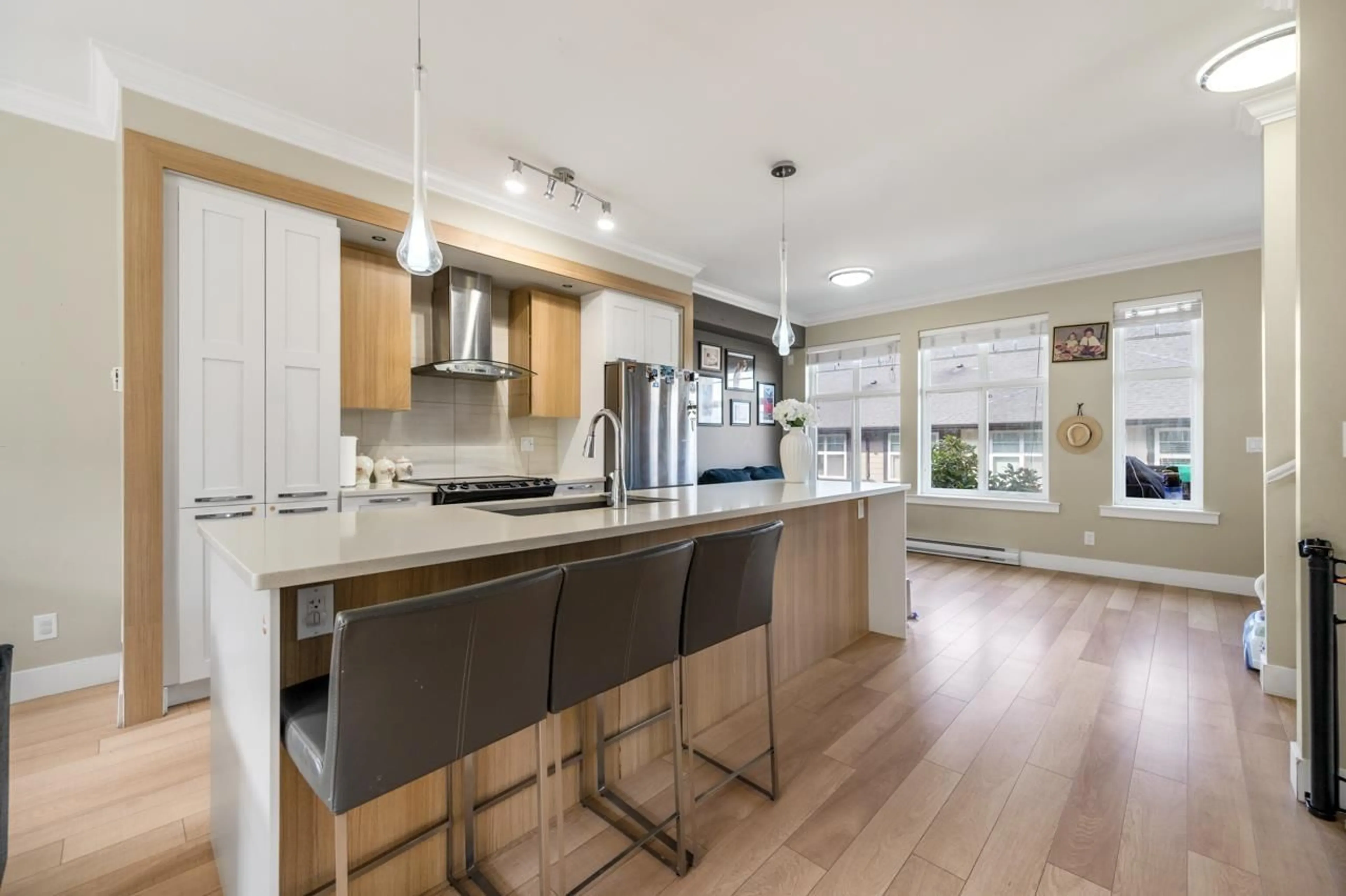 Open concept kitchen, unknown for 68 - 6350 142, Surrey British Columbia V3X1B8