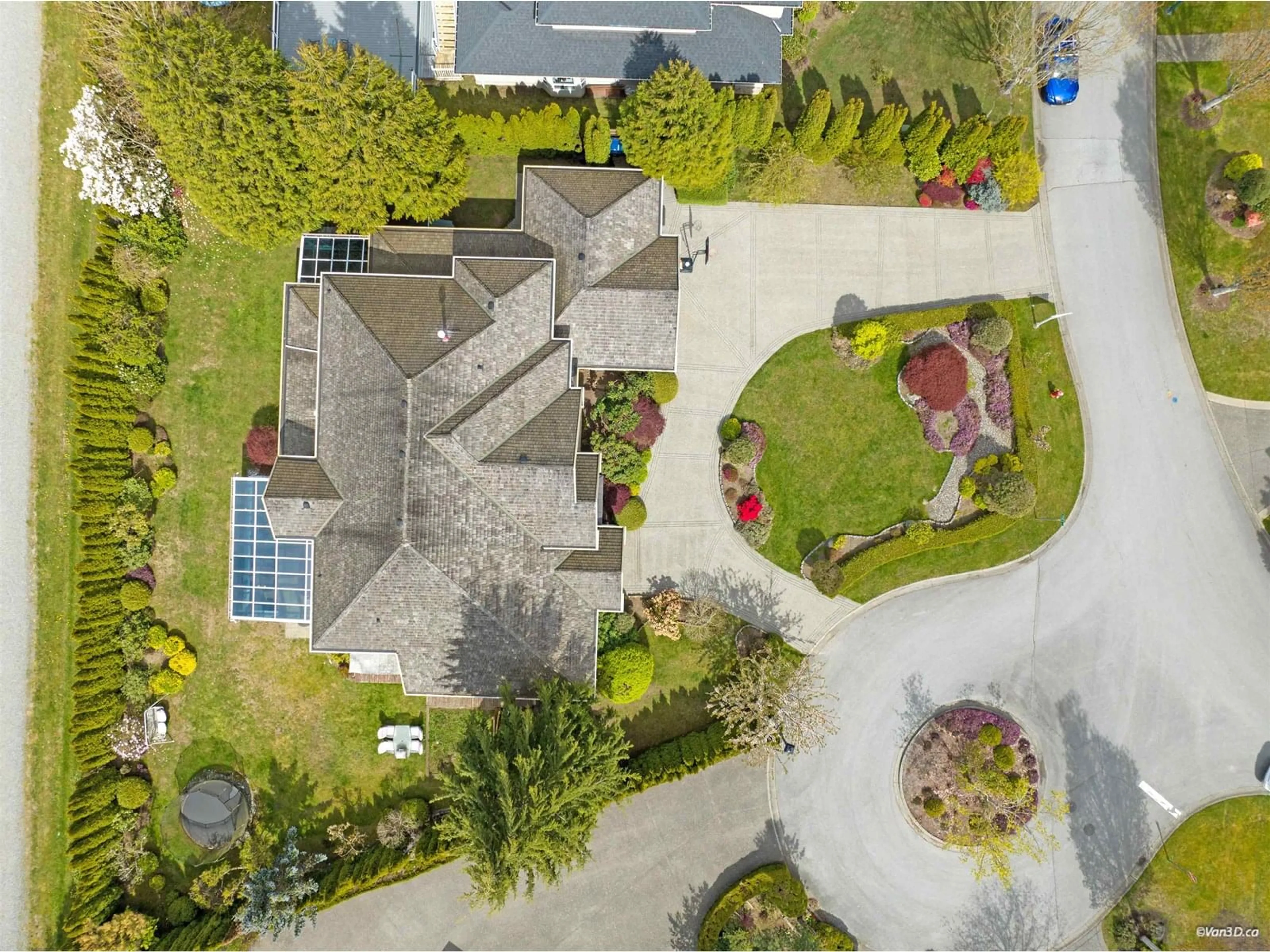A pic from outside/outdoor area/front of a property/back of a property/a pic from drone, street for 2255 135A, Surrey British Columbia V4A9V2