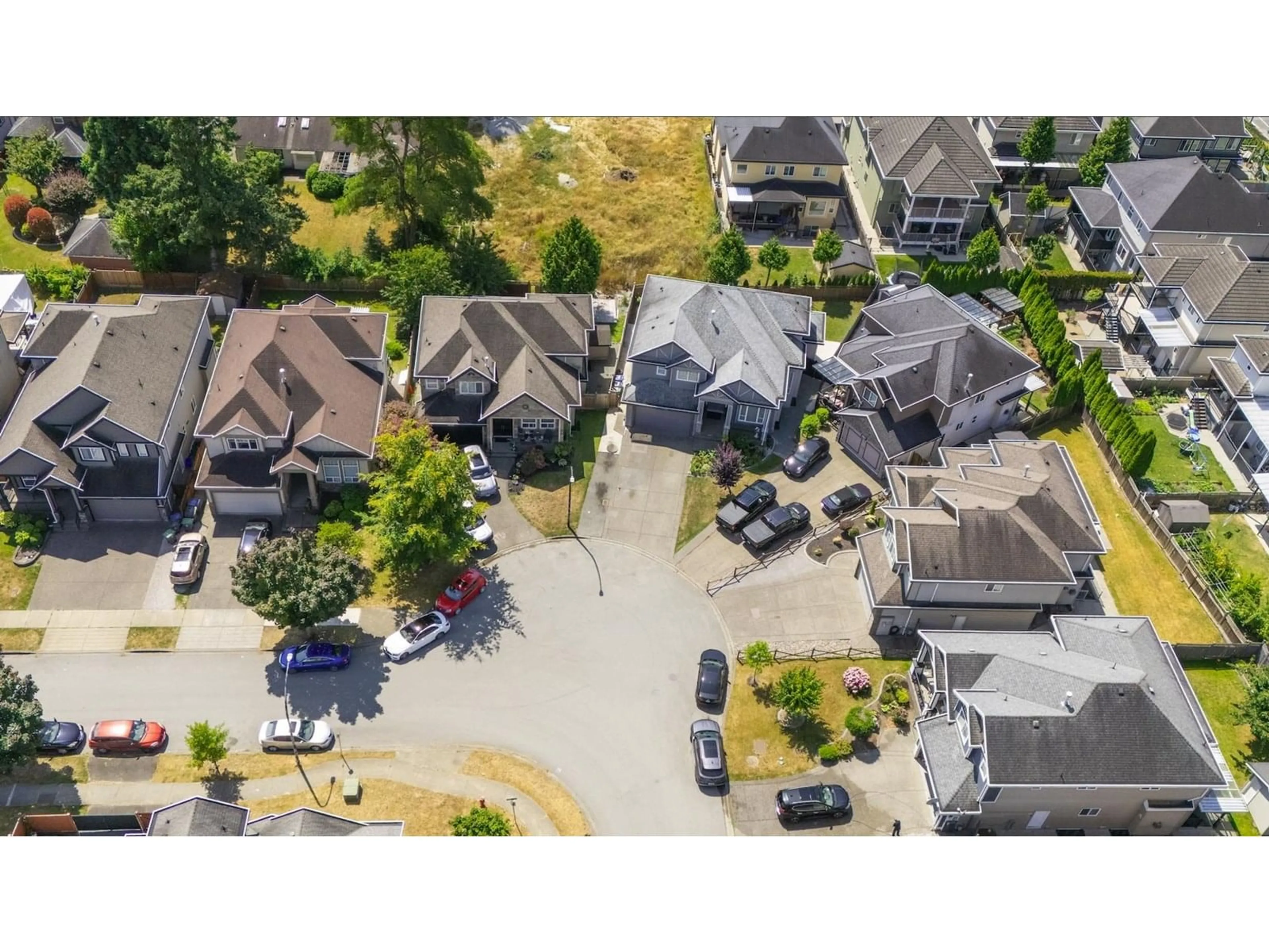 A pic from outside/outdoor area/front of a property/back of a property/a pic from drone, street for 14850 69, Surrey British Columbia V3S0Y8