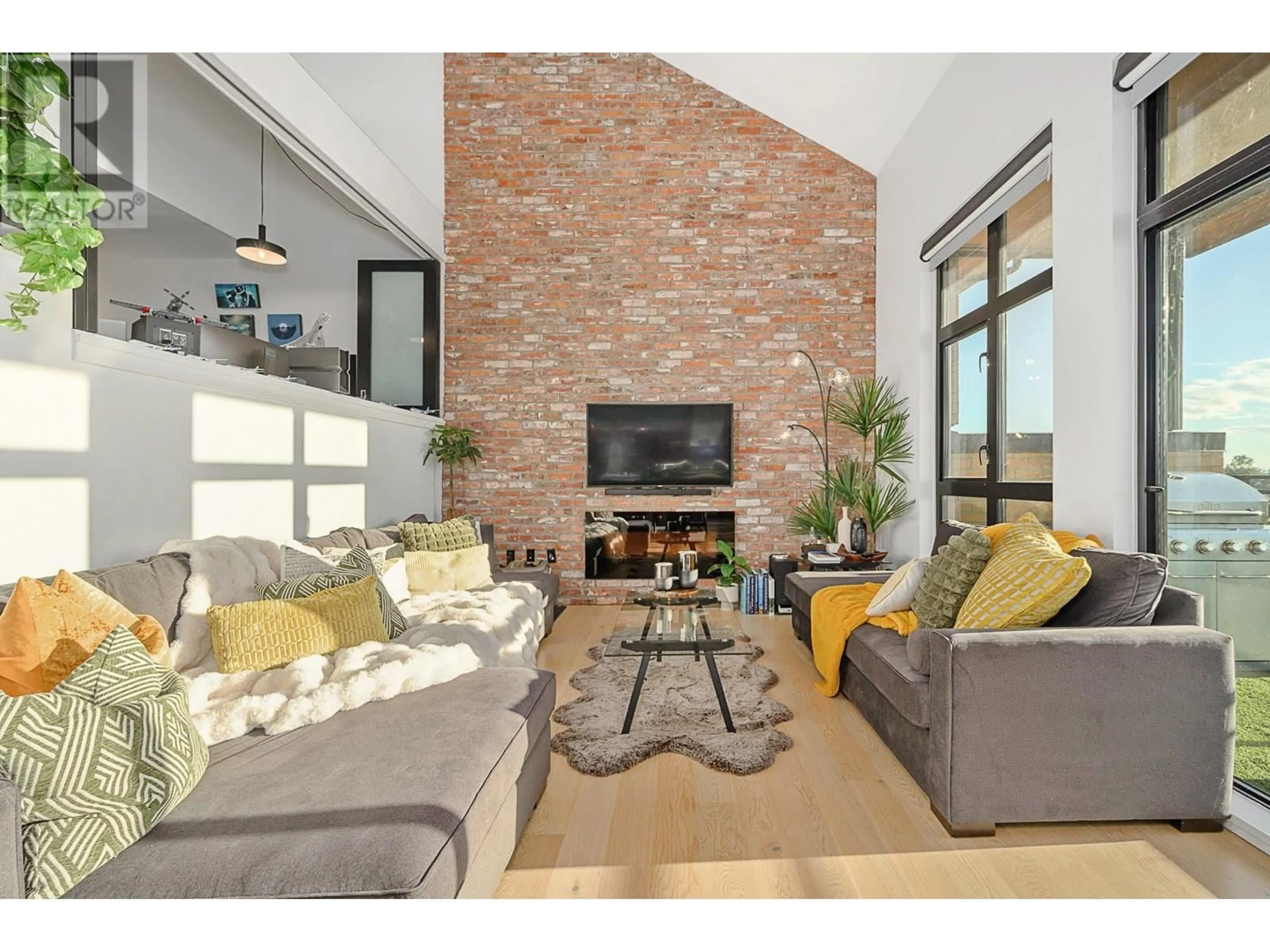 Living room with furniture, unknown for 416 - 220 SALTER STREET, New Westminster British Columbia V3M0H4
