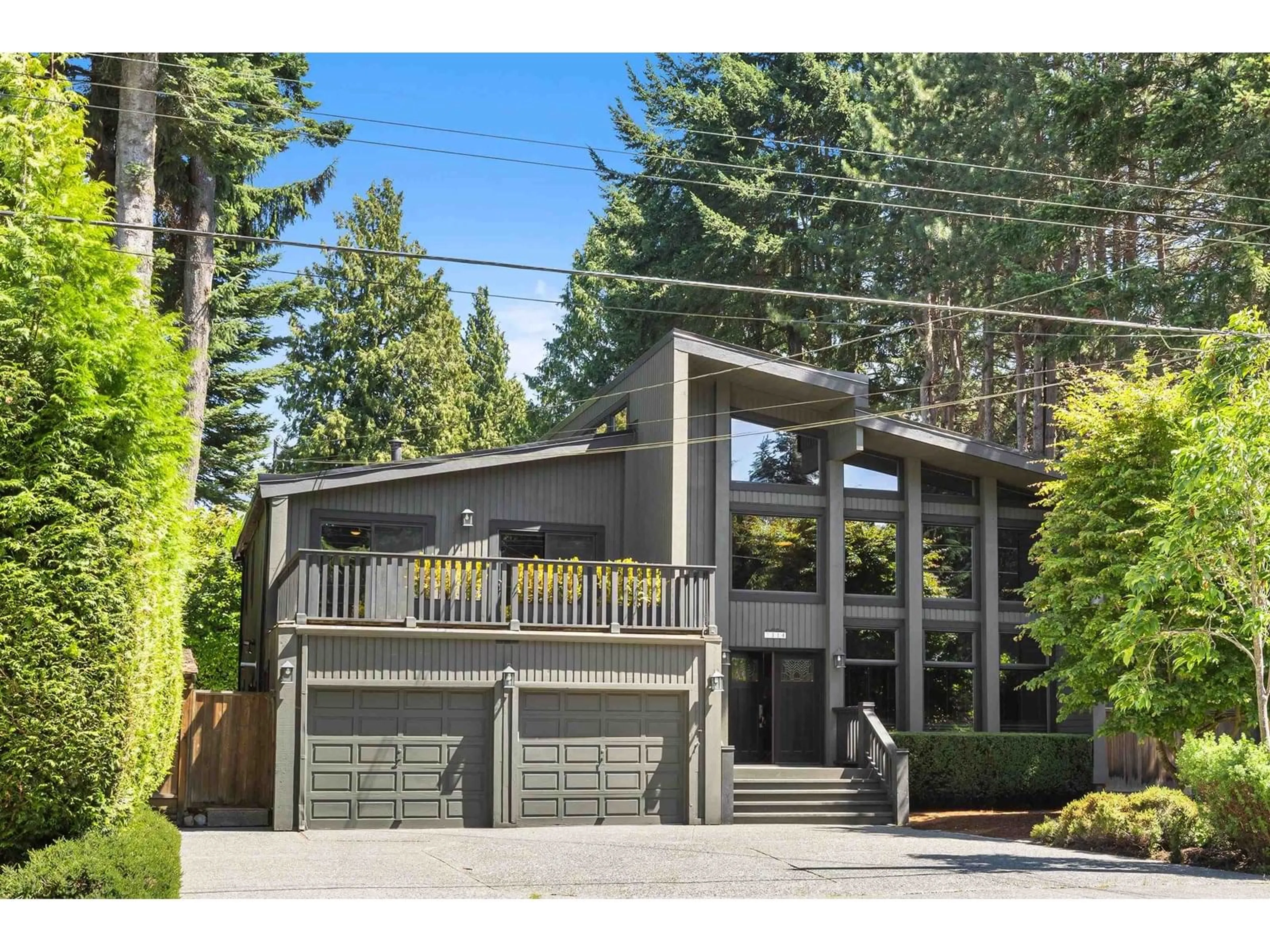Home with vinyl exterior material, street for 2314 124, Surrey British Columbia V4A3M8