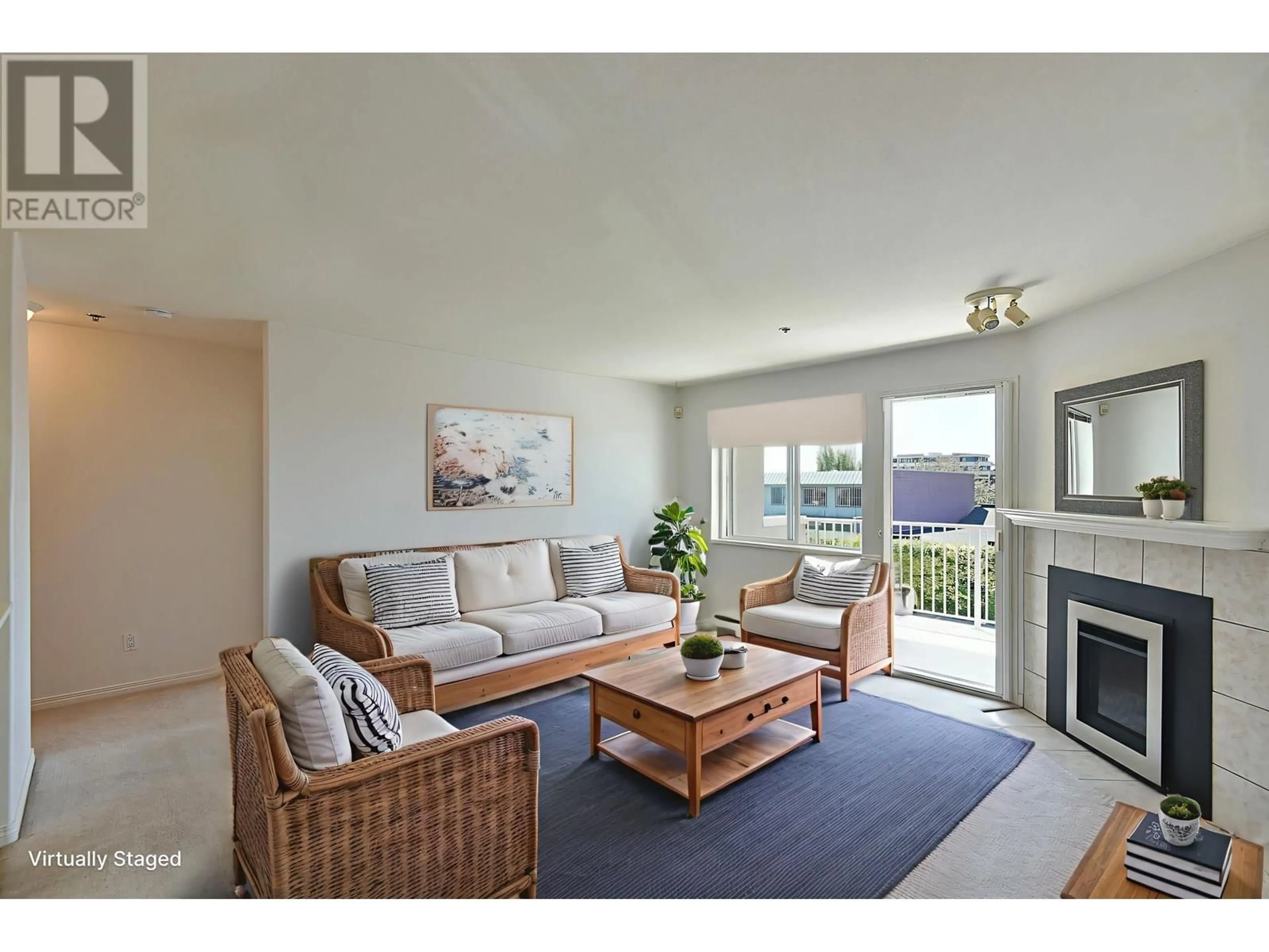 Living room with furniture, unknown for 204 - 5711 MERMAID STREET, Sechelt British Columbia V7Z0J6