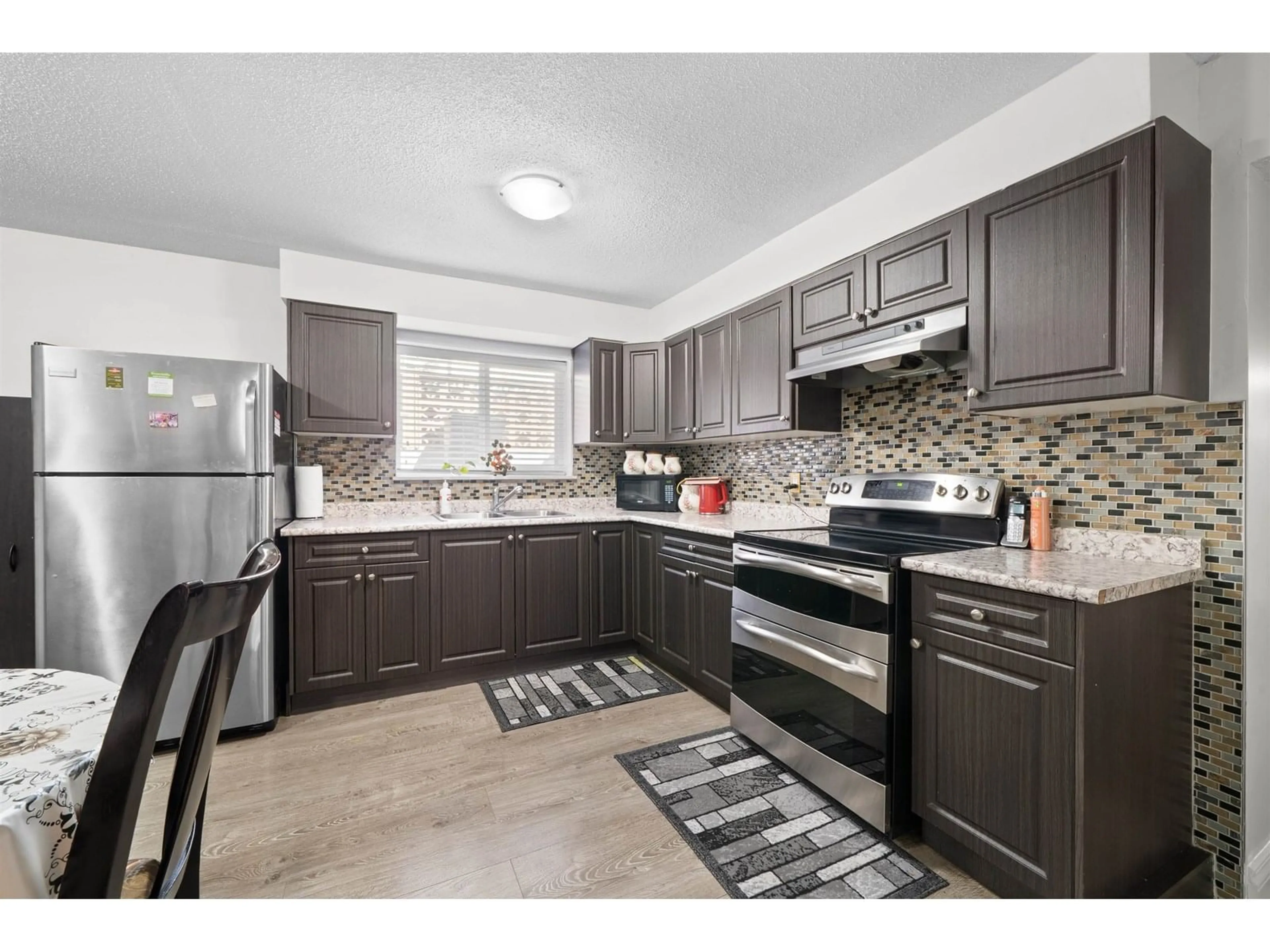 Standard kitchen, ceramic/tile floor for 13687 112, Surrey British Columbia V3R2G4